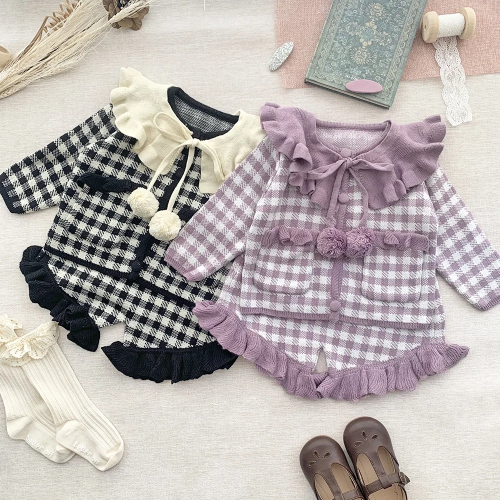 

Jenny&Dave Autumn and Winter Baby Girls' Checkered Small Fragrant Sweater Set with Lotus Collar Shorts and Cardigan Three Piece