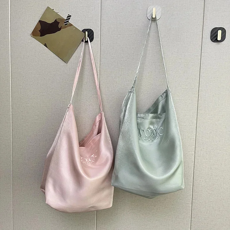 Korean New Fashion Satin Handbag Silk Tote Bags Women\'s Handbag Niche Design Shoulder Bag Fashion Leisure Commuter Bucket Bag