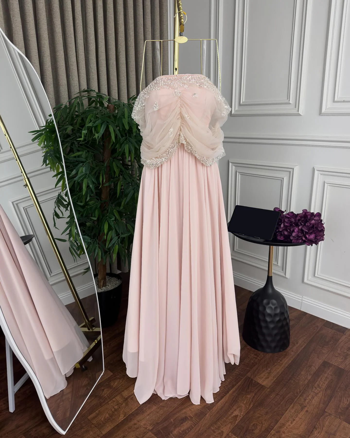 

Customized Sexy Chiffon A-Line Sequined Pearls Beading Evening Dress High Quality Sleeveless Strapless Floor Length prom dresses