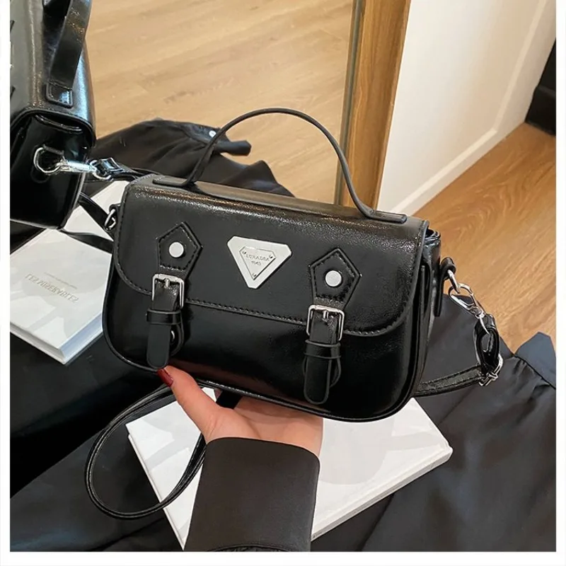 

Stylish Practical Underarm Bag Office Commuting Daily Work 2025 New Model Exquisite Sleek Sophisticated Elegant Fashionable