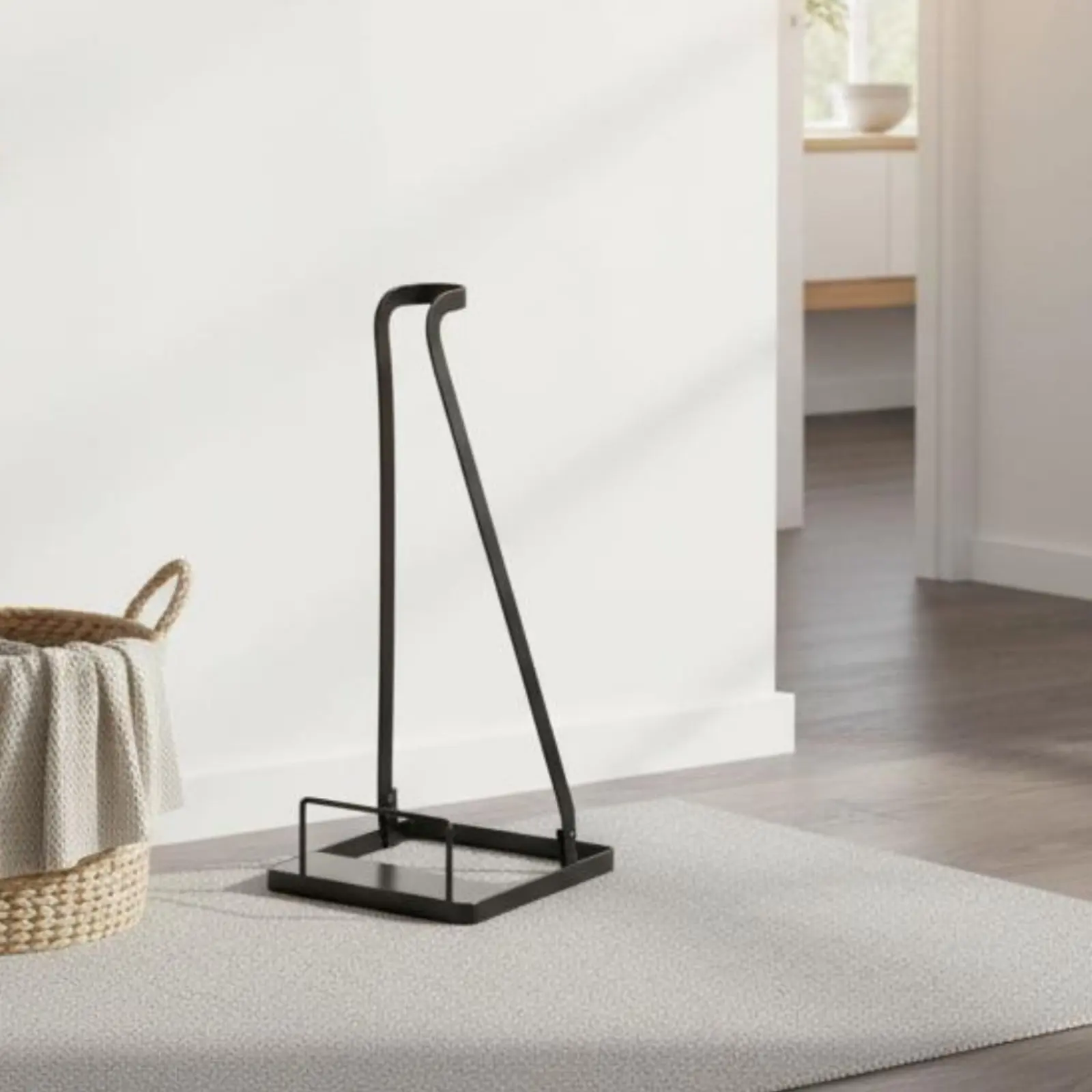 

Cordless Vacuum Stand No-Drill Cordless Vacuum Holder Space-Saving Easy to Assemble