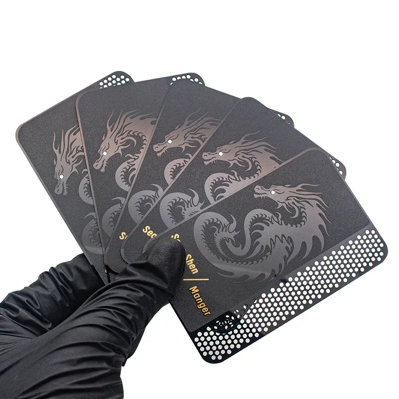 بطاقة هوية معدنية مخصصة من الفولاذ المقاوم للصدأ بطاقات عمل مخصصة مع عملية تجويف للطباعة بالأشعة فوق البنفسجية لهدايا الأعمال