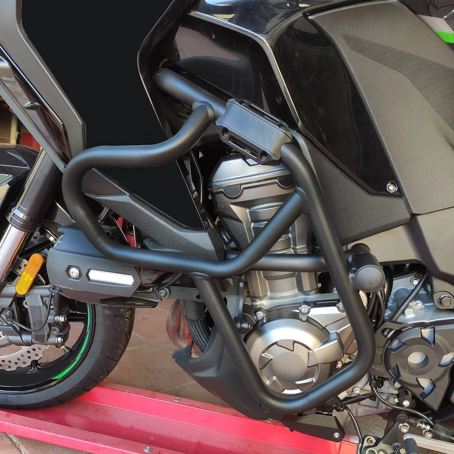 Motorschutz-Stoßstange für Kawasaki Versys 1000/SE 2019-2026 Highway Crash Bars Sturzkäfig Schwarzer Stahl WOLFLINE Fallschutz