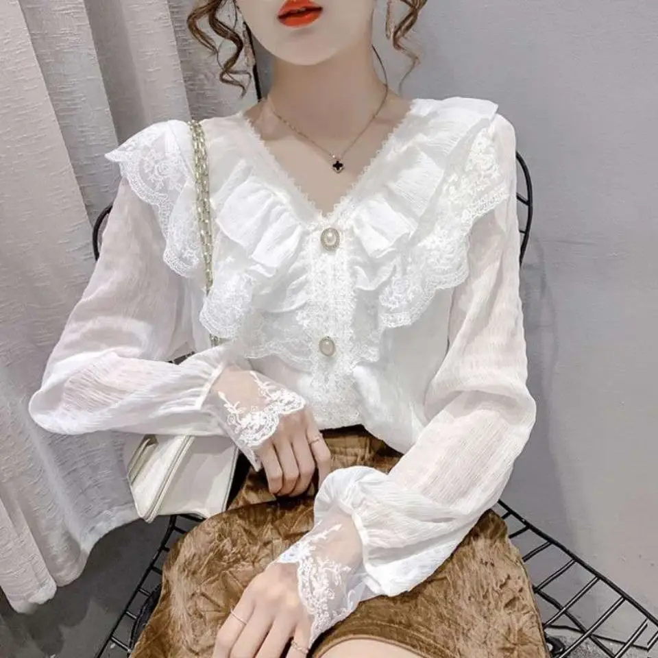 Spring Summer New V-neck Long Sleeved Women\'s Loose Fitting Lace Pearl Button Chiffon Thin Ruffle Edge Women\'s Shirt