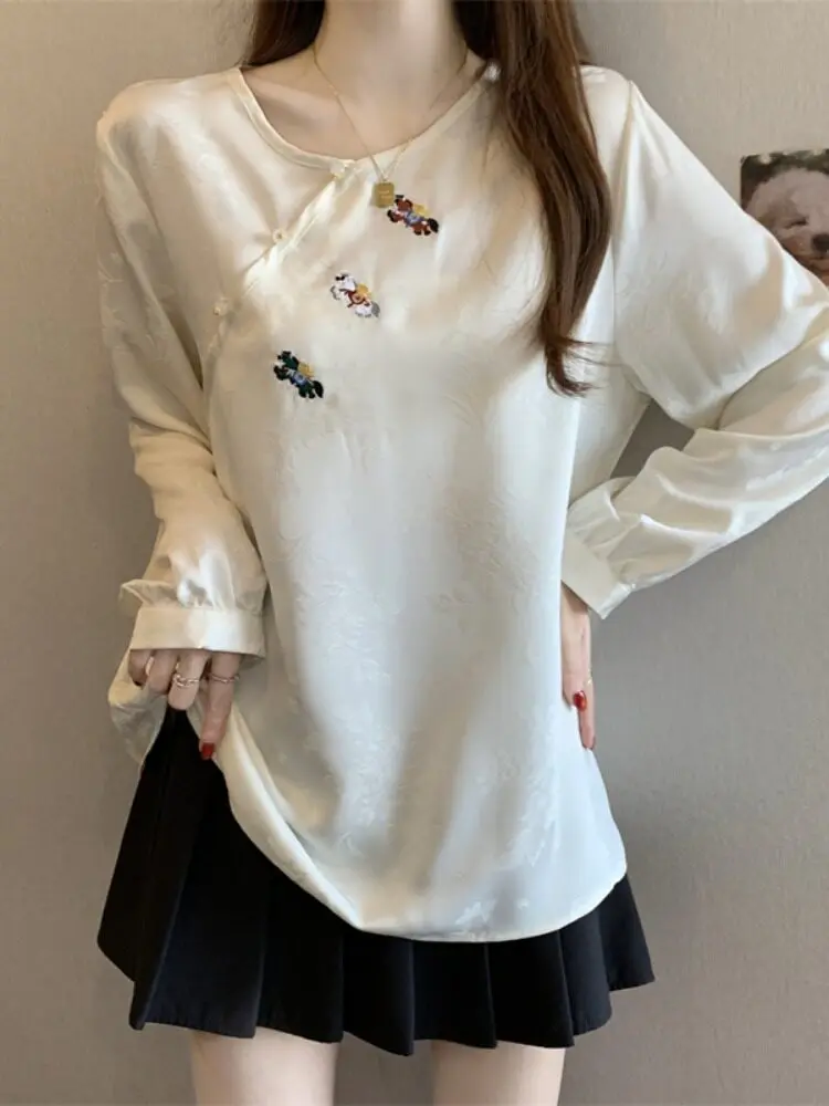 

Ele Chinese Sle Embroidered Long Sve irt Women's Early Spring plus Size Faionable Top Age Reversing Luxury Light