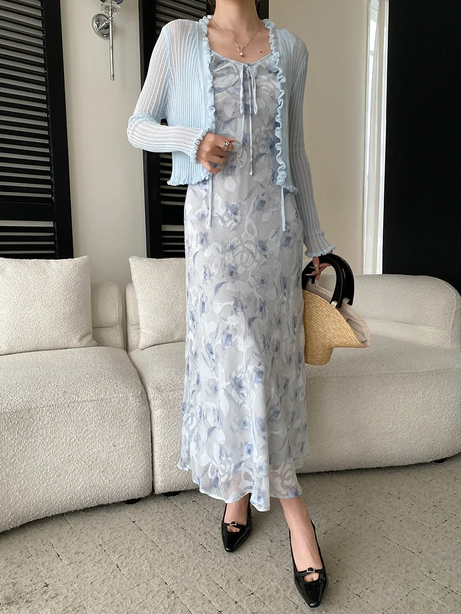 Frühlings- und Sommer-Set für Damen: Rüschenkleid mit Schnürung und Blumenmuster sowie Strickjacke – Detail 35