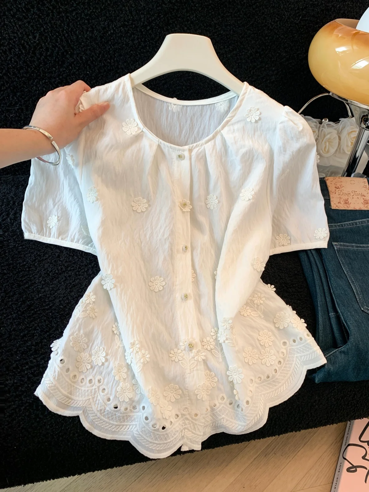 

Sweet Lace Flower Embroidery Bubble Short Sleeve Shirt Women's Summer Fashion Age-Defying Design Unique Small Top Blouse