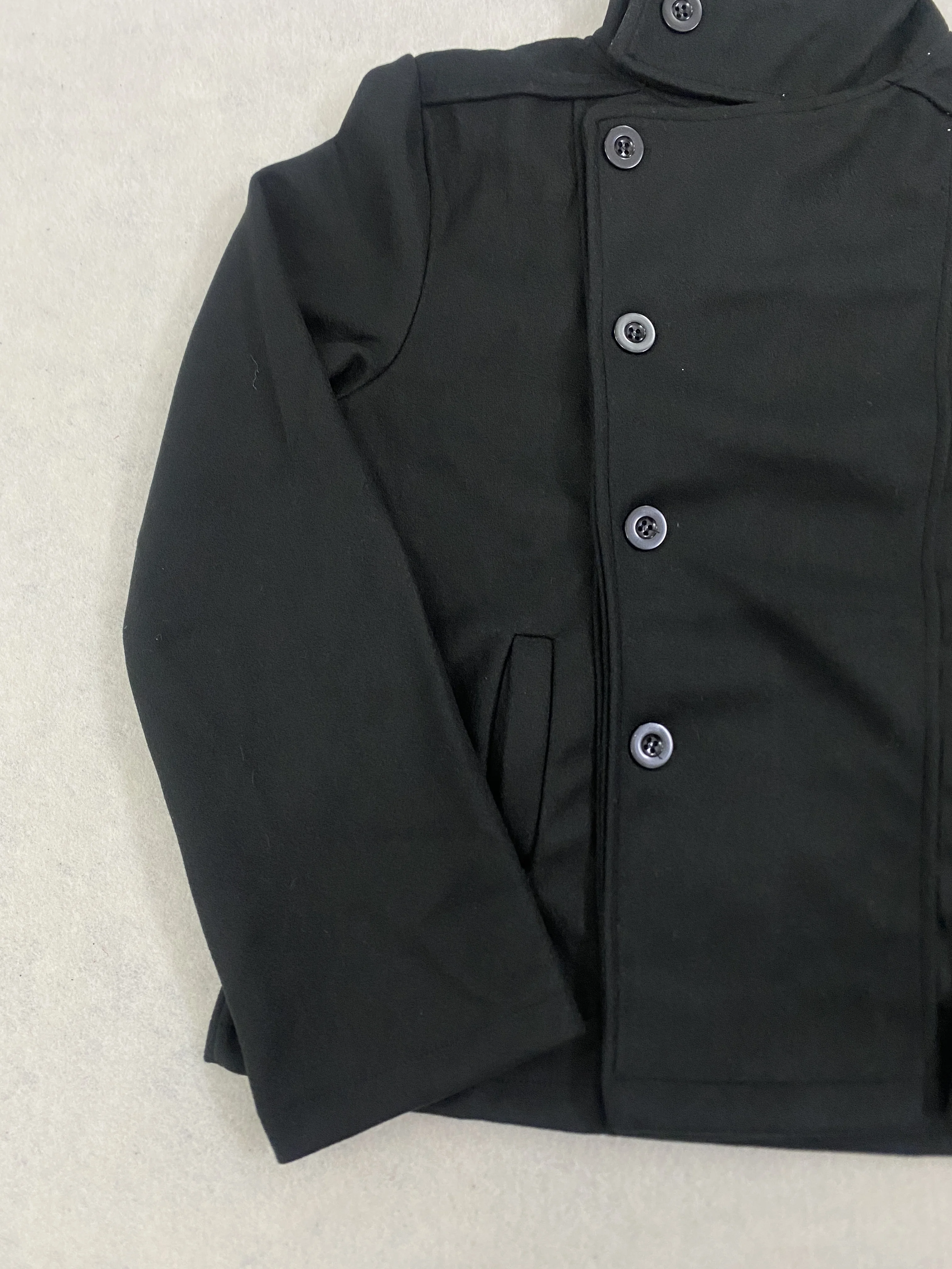 Koreanische hochgeschlossene Wolljacke für Damen mit Knopfleiste vorne und lockerer Passform, retro, warmes, kurzes Winteroutfit für den Alltag. – Detail 6
