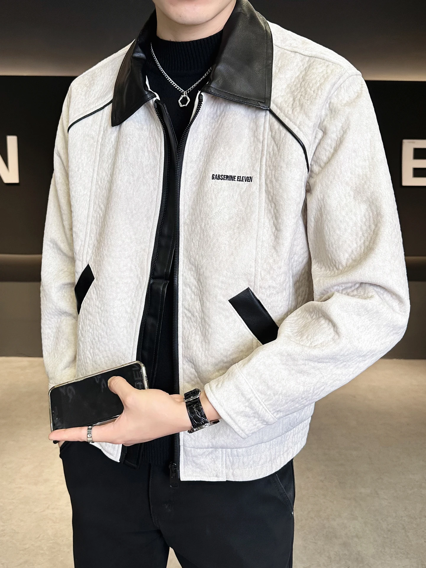 

Мужская кожаная бархатная верхняя одежда с воротником в стиле ретро в американском стиле в стиле пэчворк, крутая брендовая верхняя одежда с подставкой для повседневной одежды, длинная...