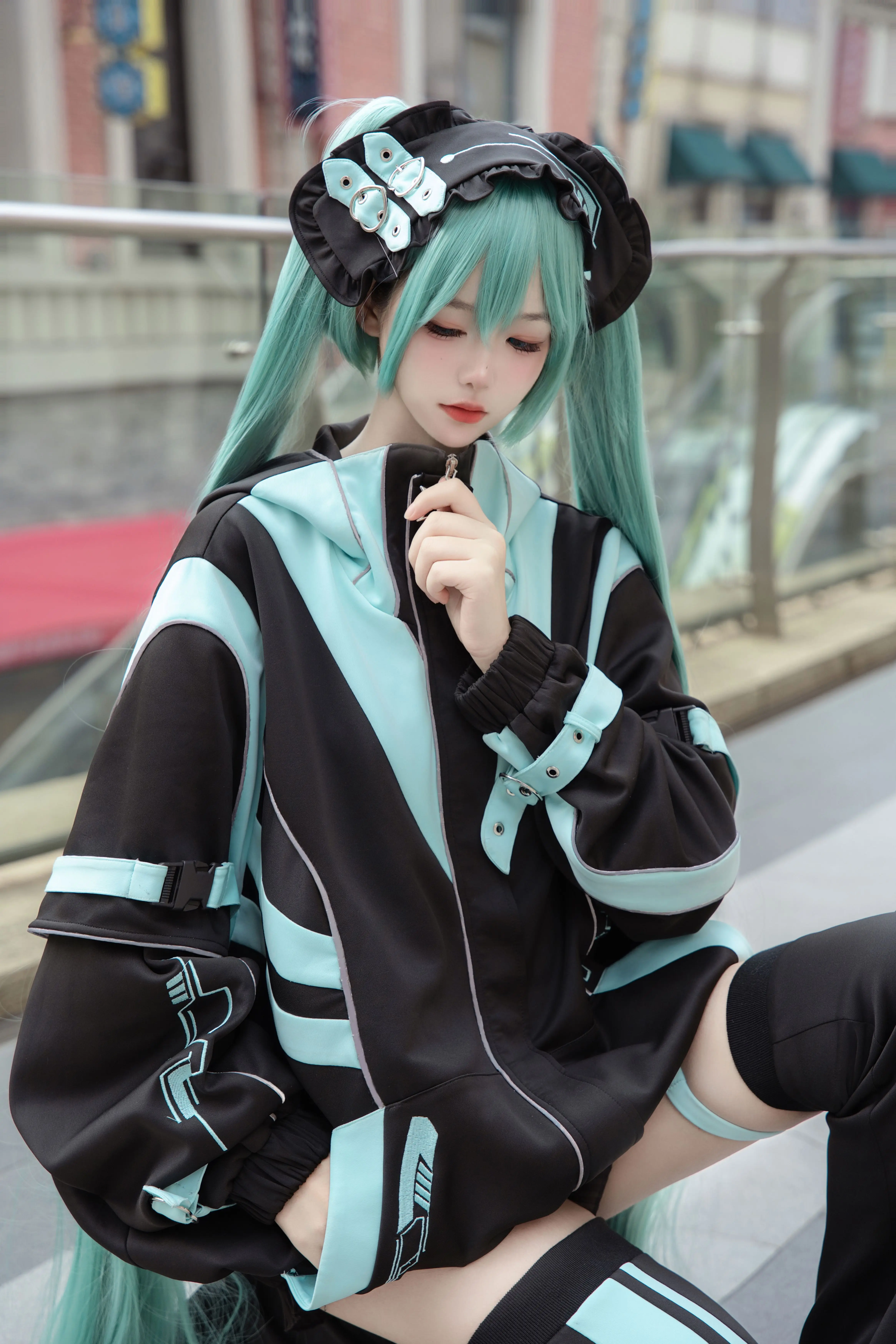 shumeng Japanischer Stil Mine Cosplay Sportbekleidung Anzug Damen Schwarz und Grün Farblich passende Reißverschlussjacke Mantel Shorts und Beinwärmer Set 6