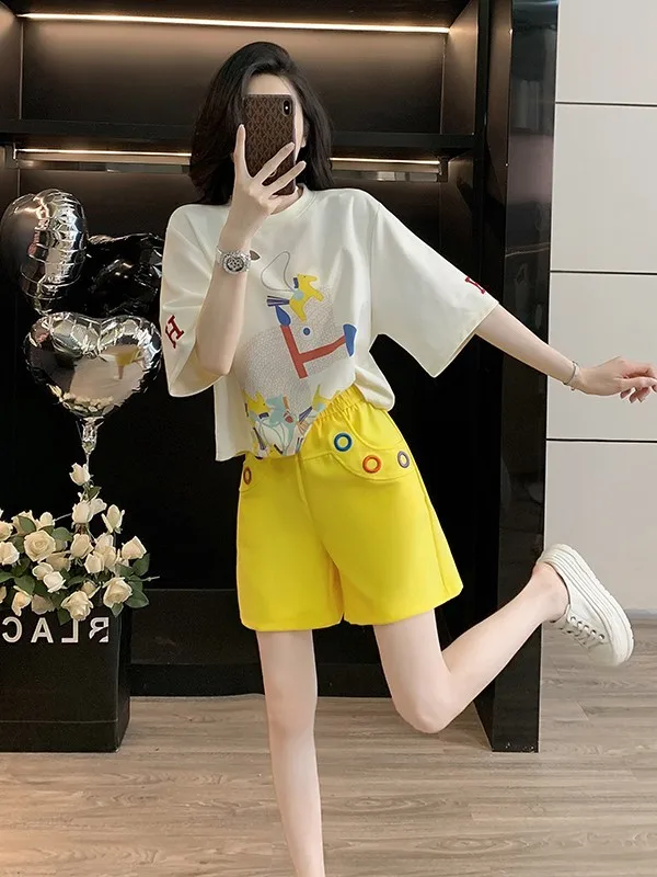 

Chic Anti-Aging Summer Sportswear Set Women's Cute Slimming Short Sleeve T-Shirt Yellow Shorts Two-Piece Set Casual Sportswear