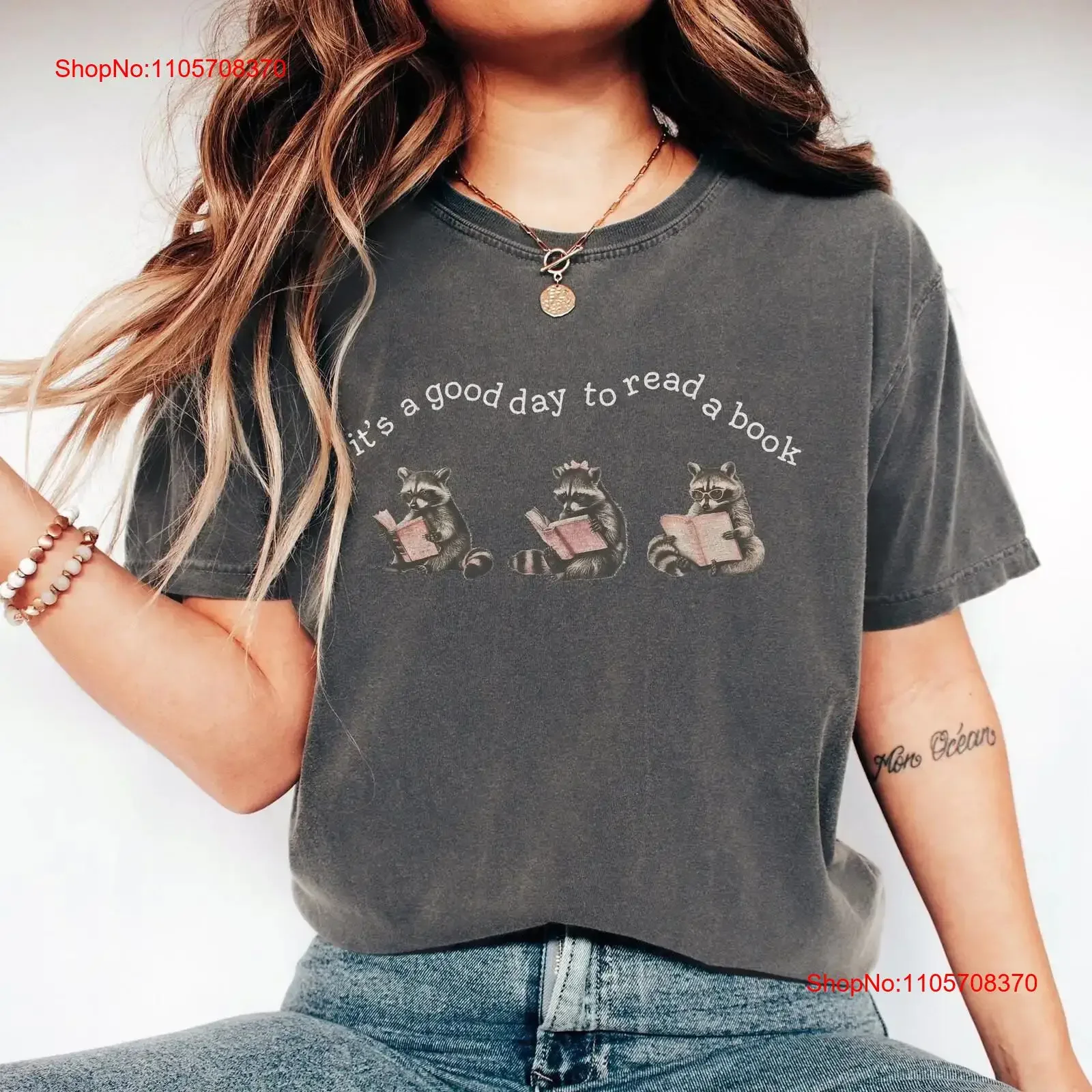 Funny Raccoon Bookish T Shirt It s A Good Day To Read Book Lover Bookworm For Racoon Lovers Vintage vintage Washed Stylish