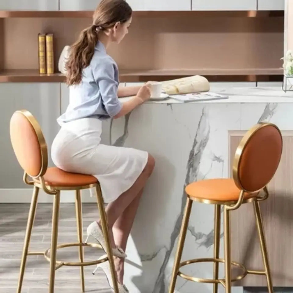 Рисунок 4 - Современные минималистичные барные стулья