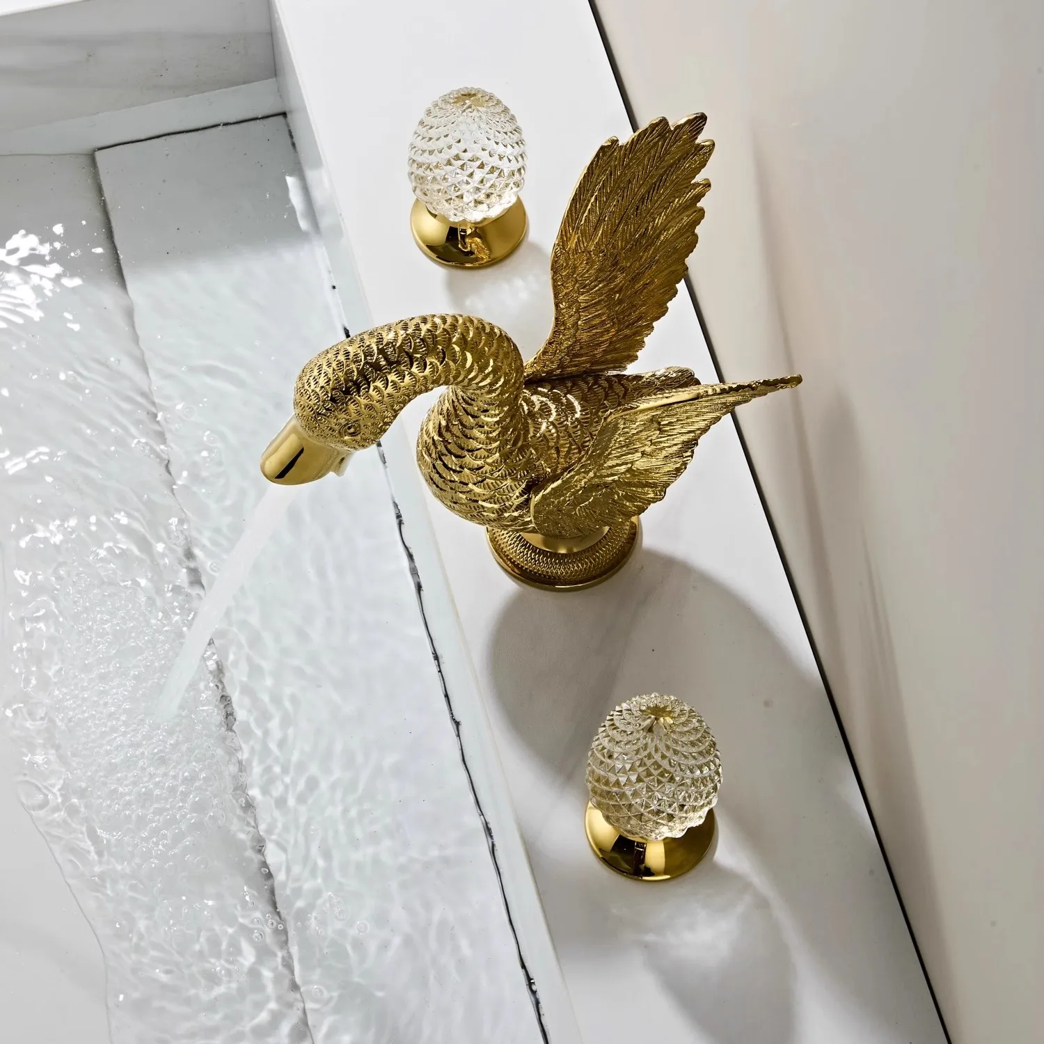 Gold Swan Bathroom Faucet Widespread Sink Tap Brass Basin Faucet Sink Faucet Antique Crystal Handle Hot & Cold Water Tap
