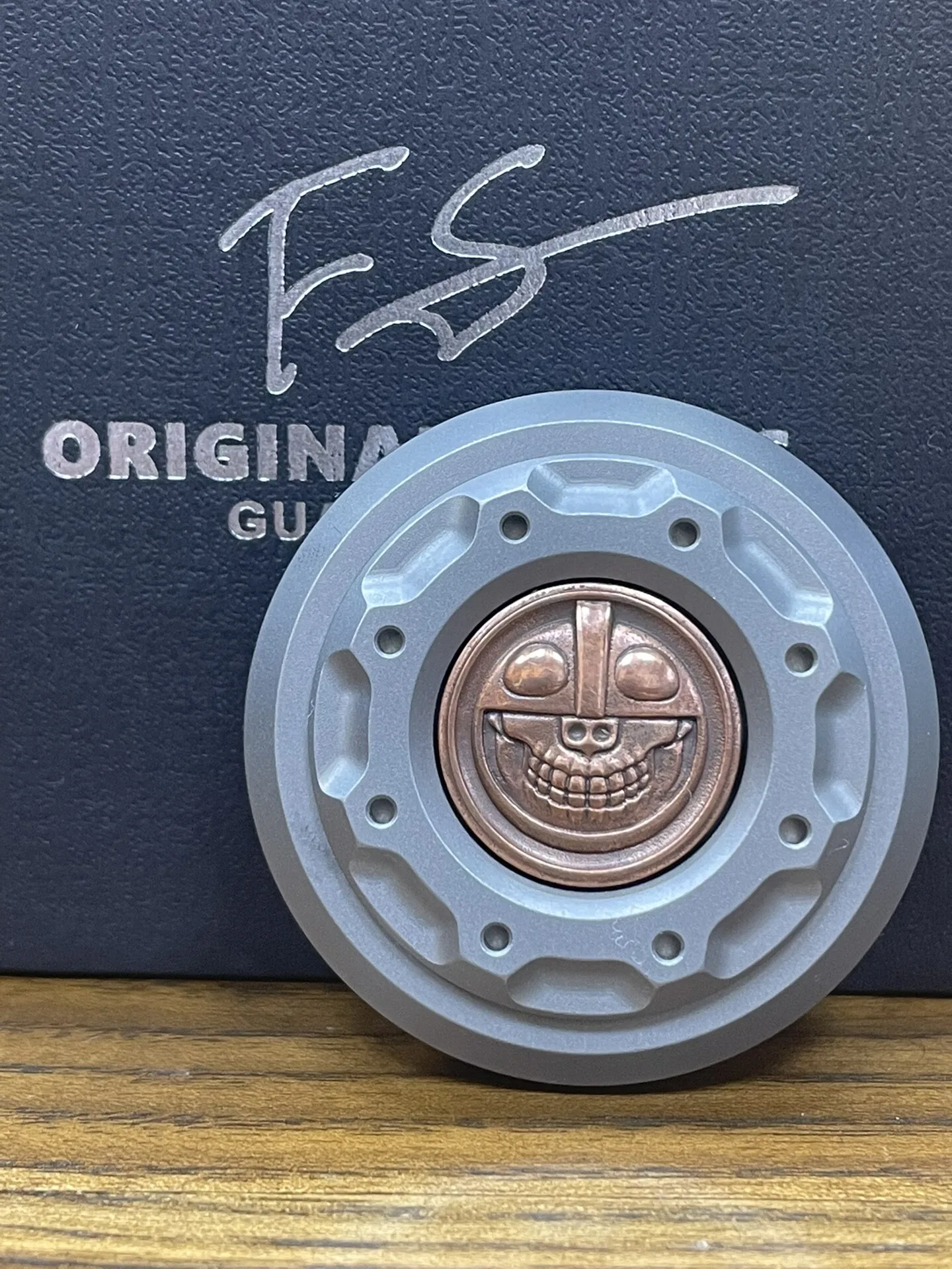 Used EDC FS MADE Superman EDC Play Coin, Silent Popping Coin Decompression Artifact Fingertip Gyro