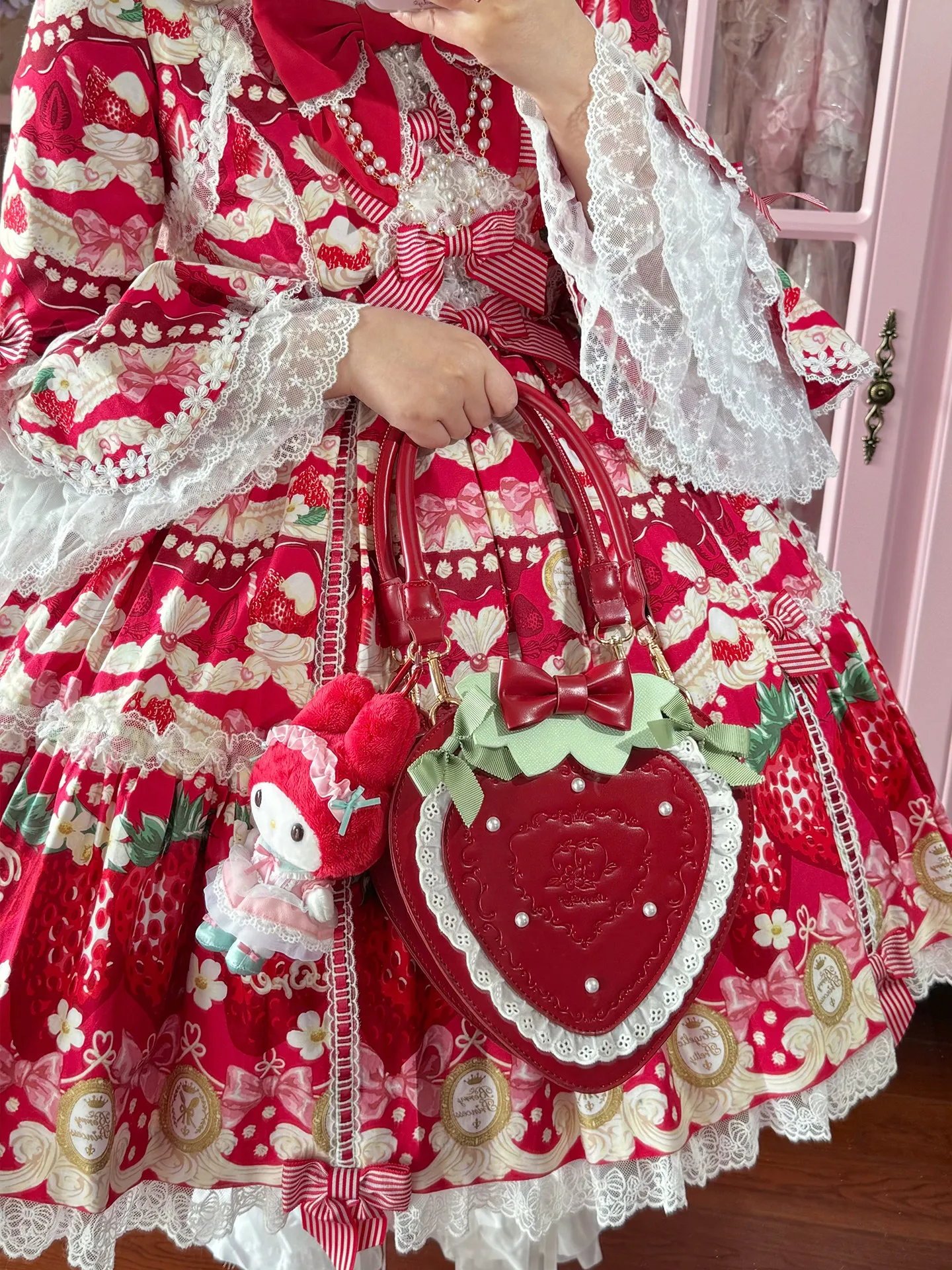 

Japanese Original Sweet and Cute Lolita Sweet Garden Strawberry Crossbody Bag Soft Girl Cute Bow Pearl Lace Lo Handbag for Women