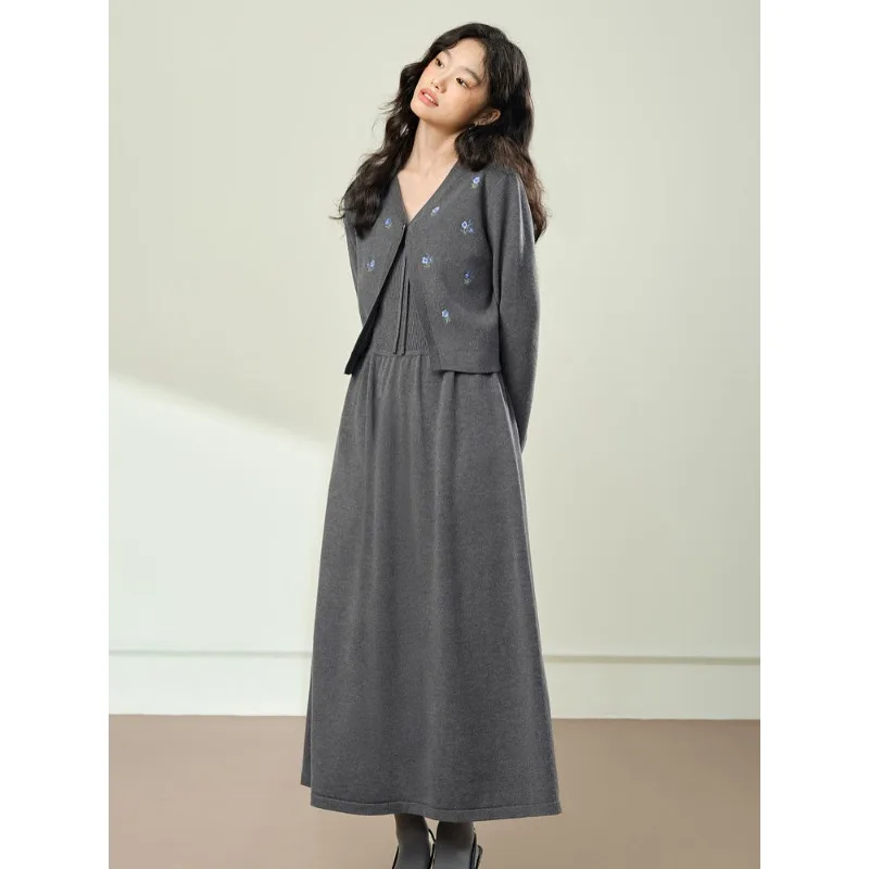 

Gray Flower Print Knitted Suit Women Suspenders Sleeveless A-line Dress with Loose Sweater Cardigan Fashionable Two-piece Set