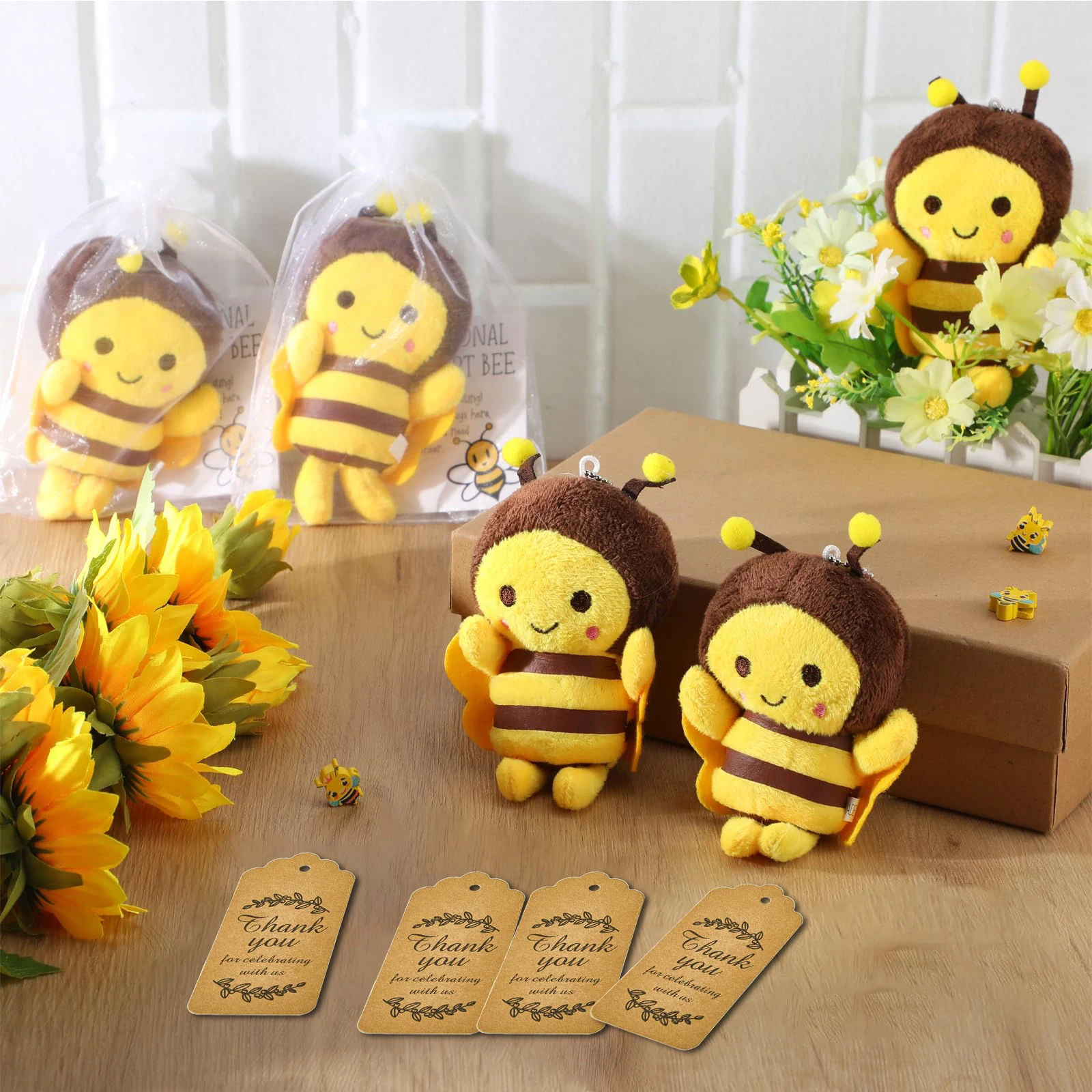 15pcs Baby Shower Stuffed Bee Keychain with Organza Bags Tags Rope Cute Party Favor Gender Reveal Party Decor Souvenirs