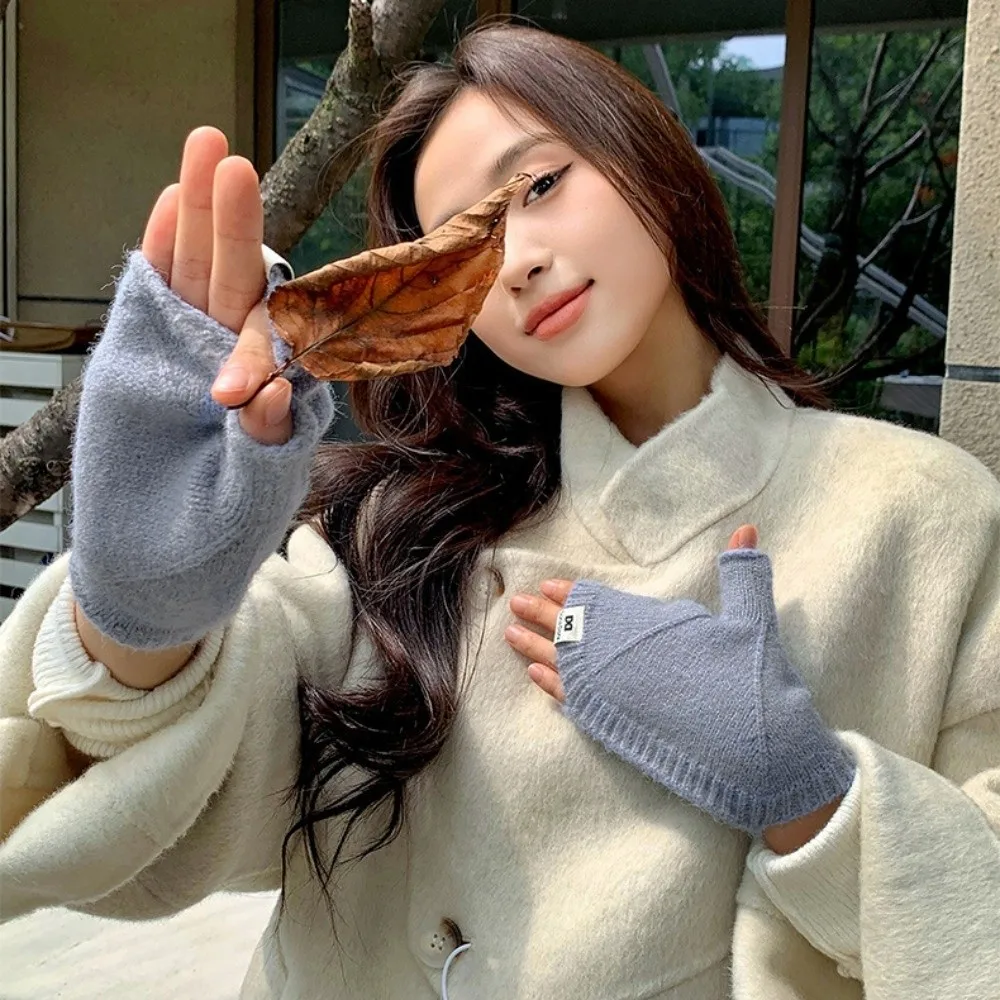 

Fashion Warm Touch Screen Half Gloves Creative Thicken Conch Knitted Gloves Korean Short Winter Shell Gloves Girls