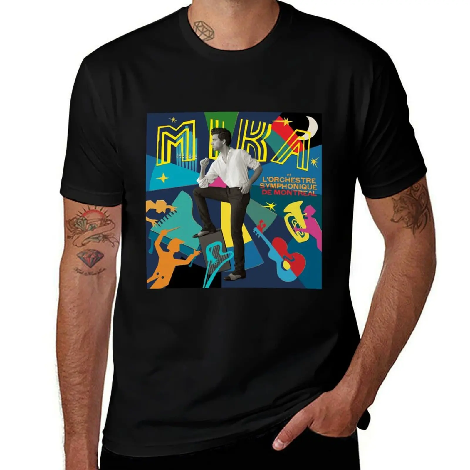 Camiseta Mika Mika y la Orquesta Sinfónica de Montreal, corte relajado, informal, de manga corta