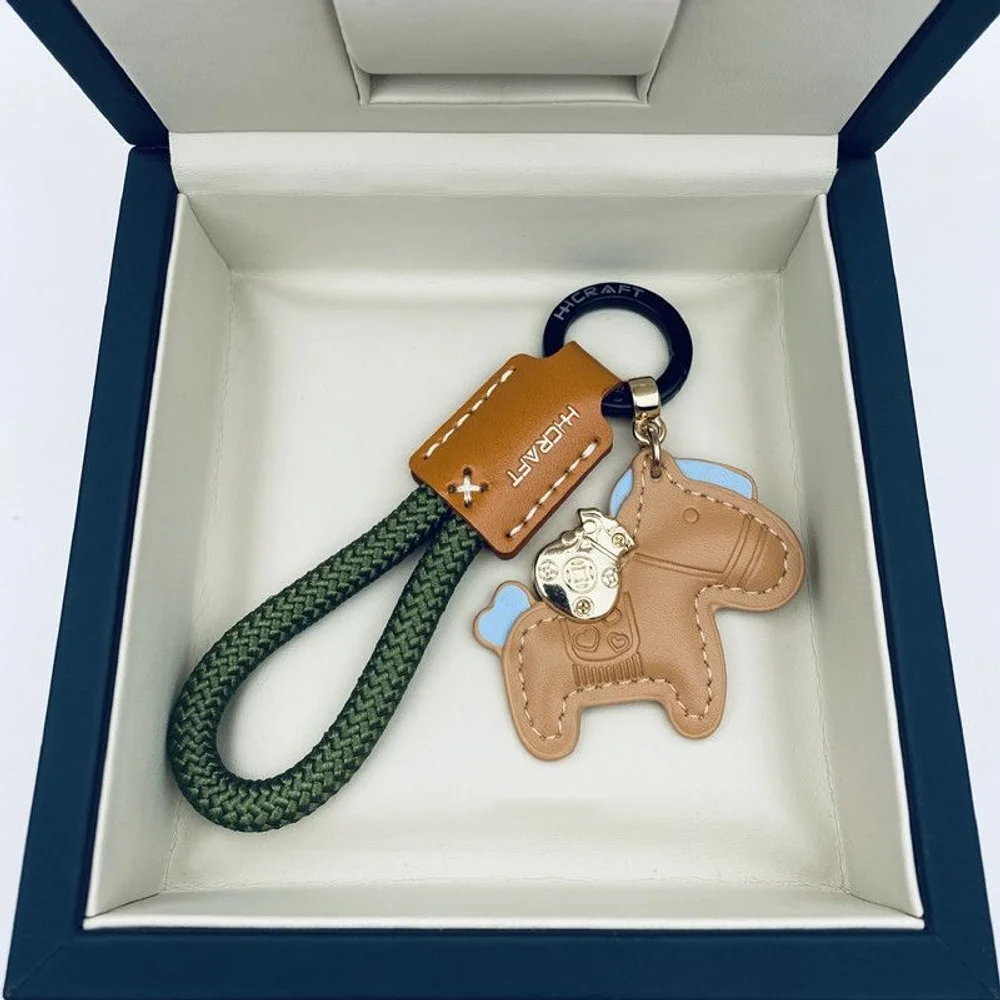 

Instant Money Handmade Cow Leather Car Keychain Pendant Exquisite Simple Personalized Male and Female Couple Keychain Rope