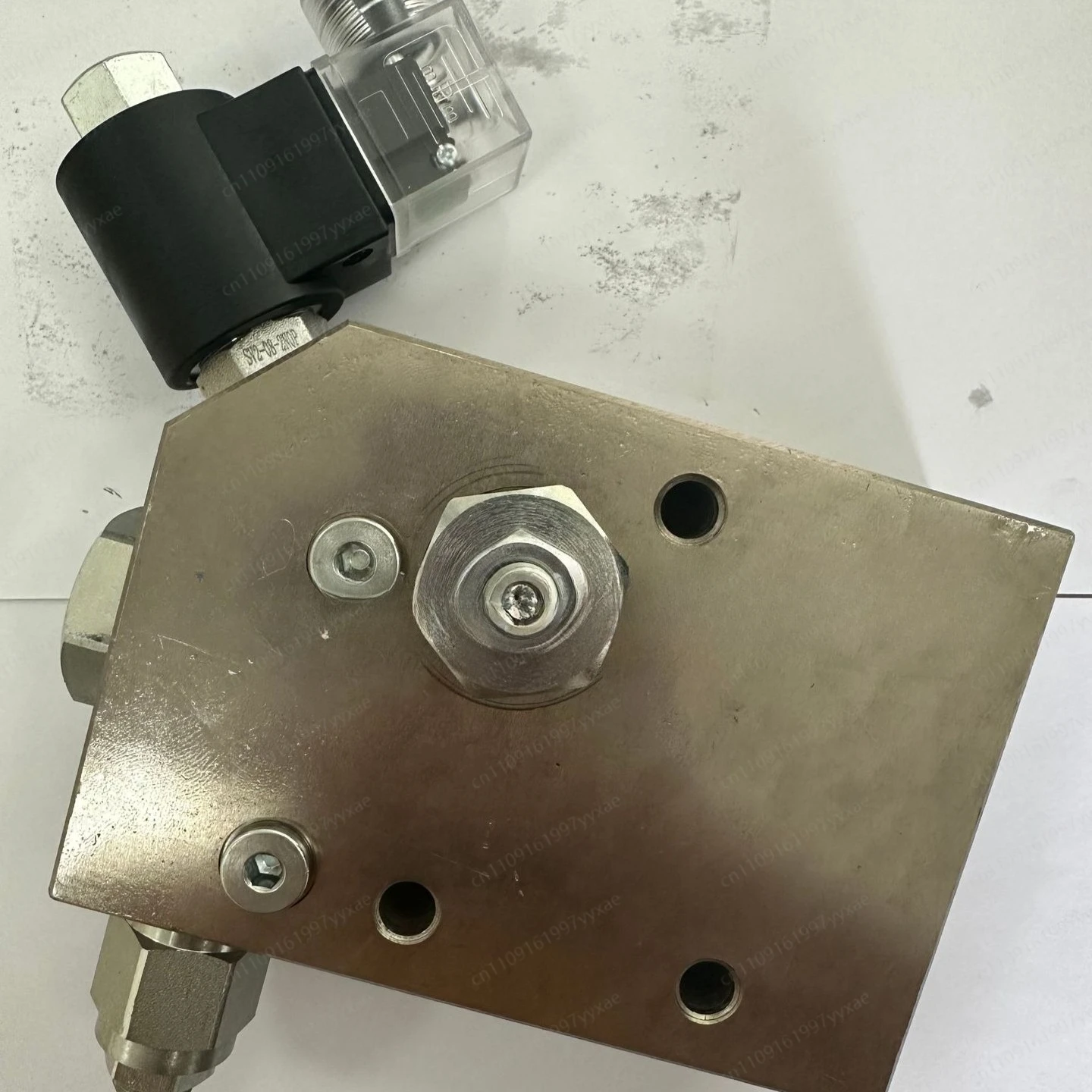 Stone crusher complete backhoe 580 hydraulic diversion valve