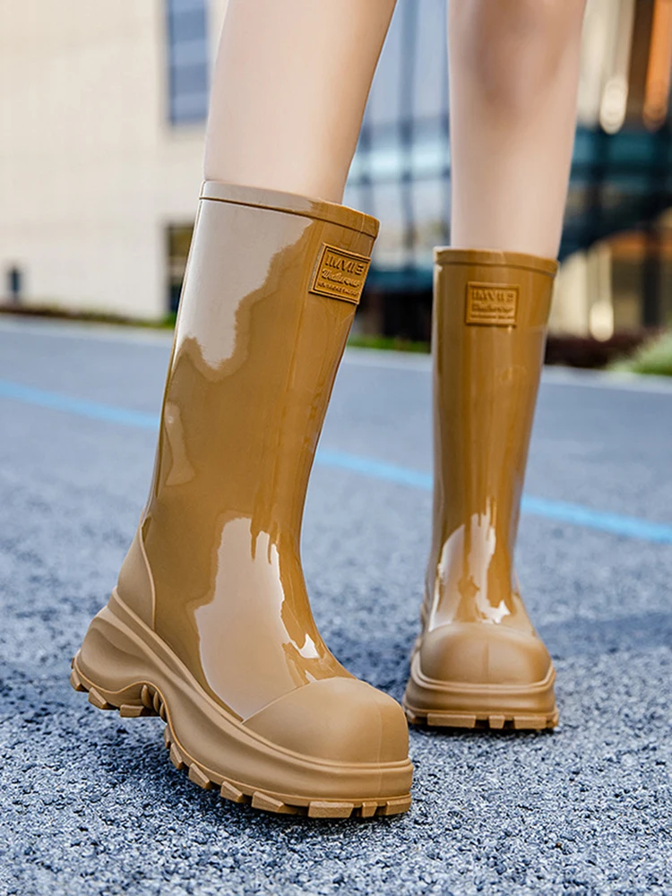 Nouvelles bottes de pluie femmes à la mode en plein air voyage chaussures d'eau à semelles épaisses rehaussant bottes de pluie bottes antidérapantes chaussures en caoutchouc pour adultes