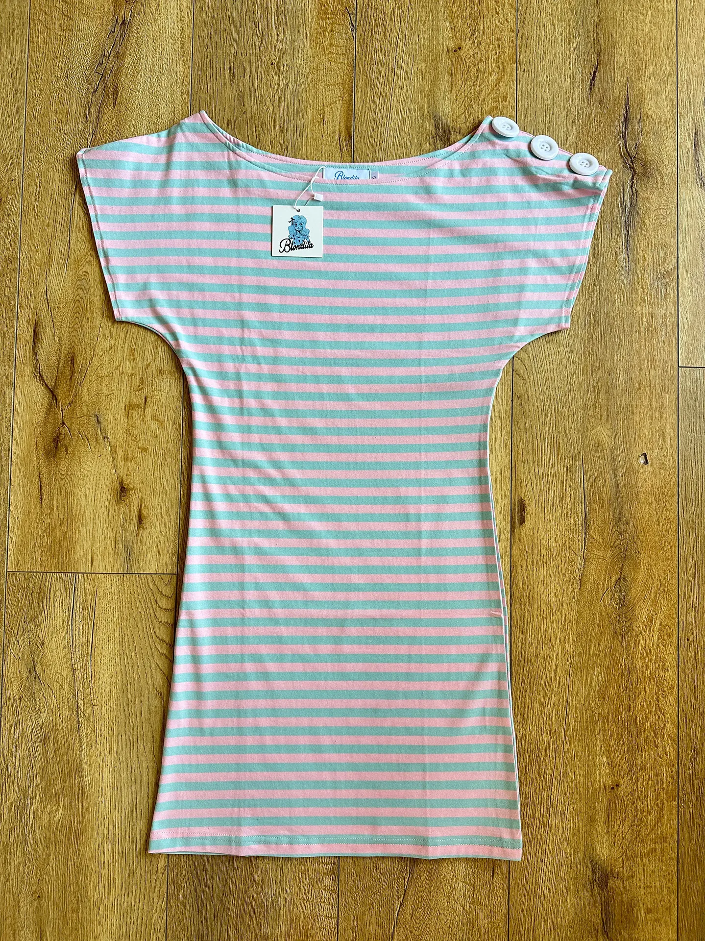 Retro style slanted shoulder button decoration dress, new sweet girl mint green loose slimming short sleeved shirt