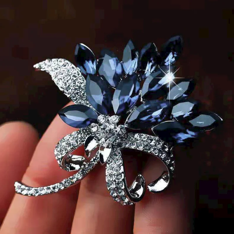 Luxury Design Blue Crystal Bouquet Brooches For Women Inlaid Rhinestone Trendy Brooch Pins Clothing Accessories Jewelry Gifts