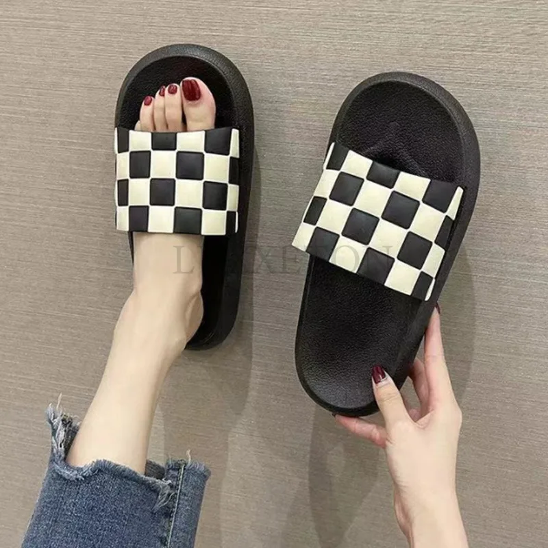 Zapatillas suaves de fondo plano para mujer, chanclas bonitas a la moda para playa y exteriores, novedad de verano, 2024