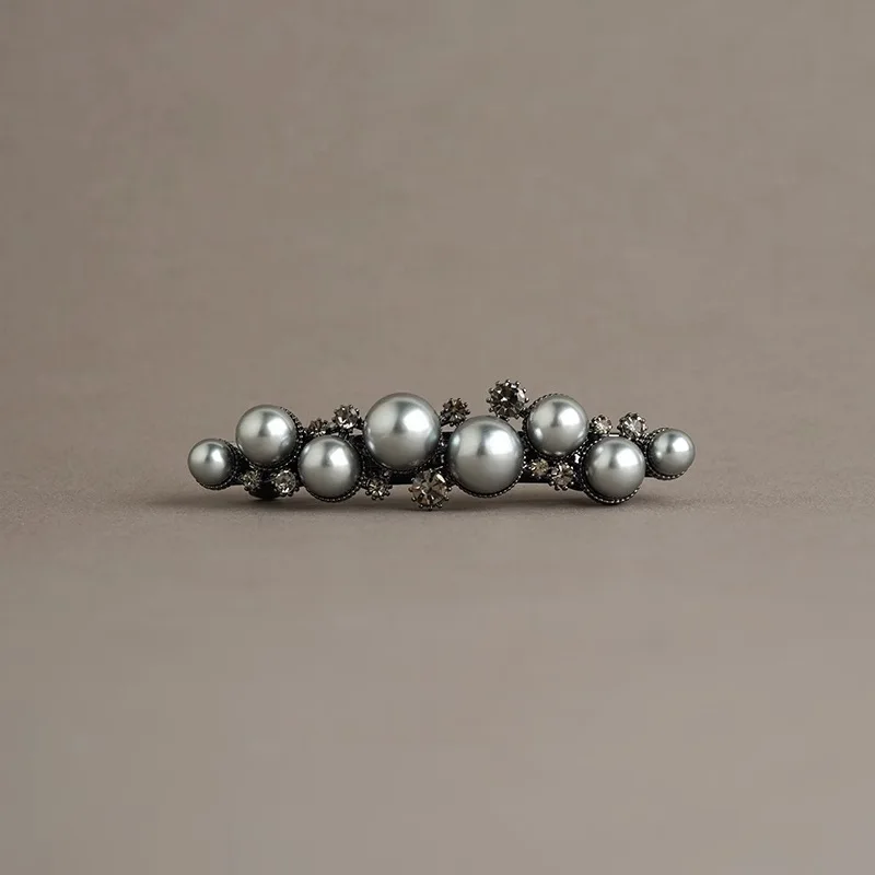 Elegante graue Perlen-Strass-Haarspange – Hochwertige Damen-Haarspange für den Hinterkopf, halbgebundenes Frühlings-Haarclip-Design, französische Haaraccessoires – Detail 3