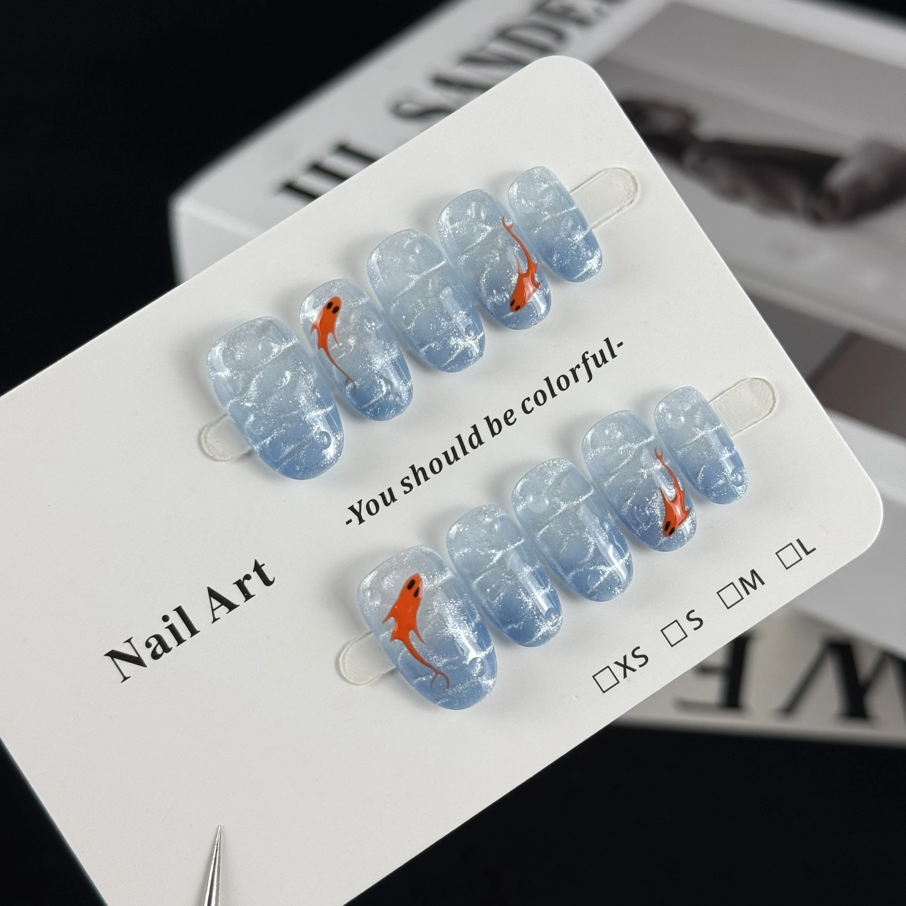 10pcs high-end Cute cartoon style, hand-drawn small goldfish design, shiny water ripple cat eyes handmade fake nails
