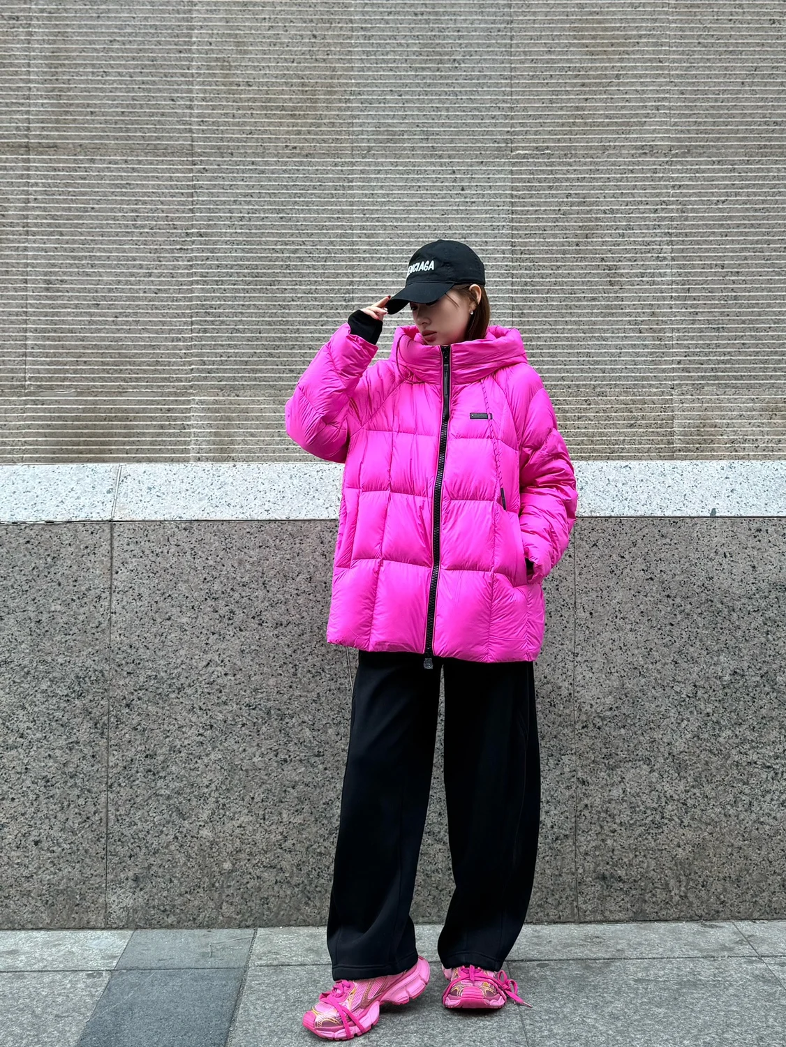 

Модная свободная повседневная однотонная женская пуховая куртка 2025 года, новинка зимы, для поездок на работу, стандартная длина