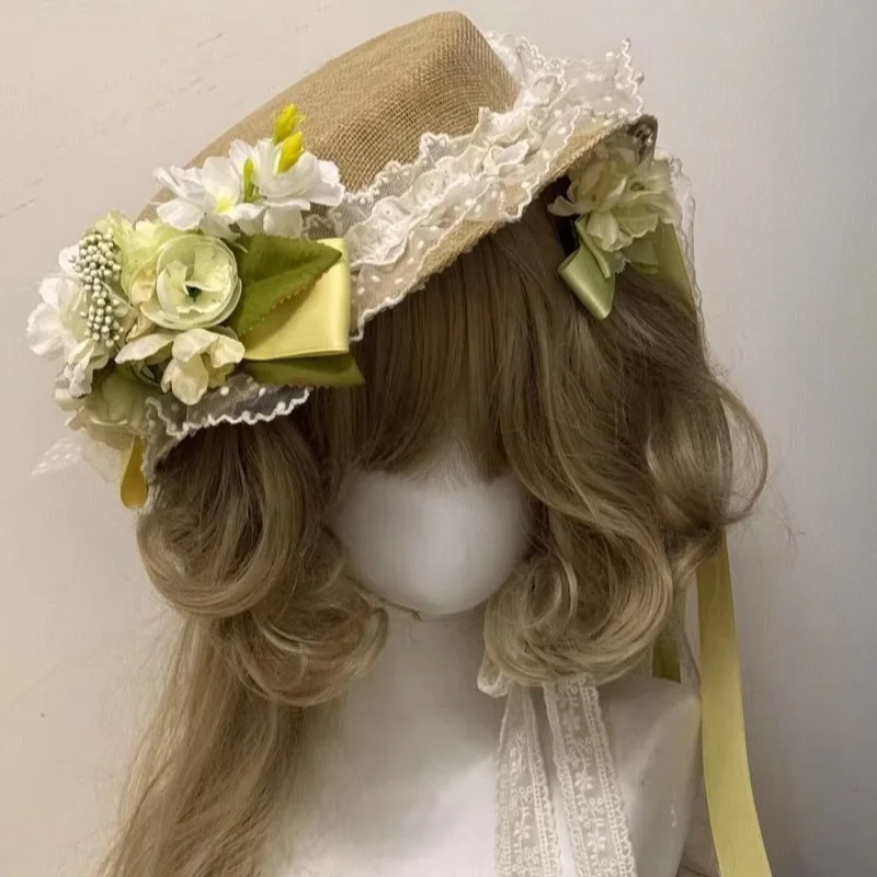 chapeau-de-paille-de-style-lolita-fait-a-la-main-avec-des-details-en-dentelle-des-nœuds-et-des-rubans-–-ideal-pour-les-vacances-et-pour-se-proteger-du-soleil