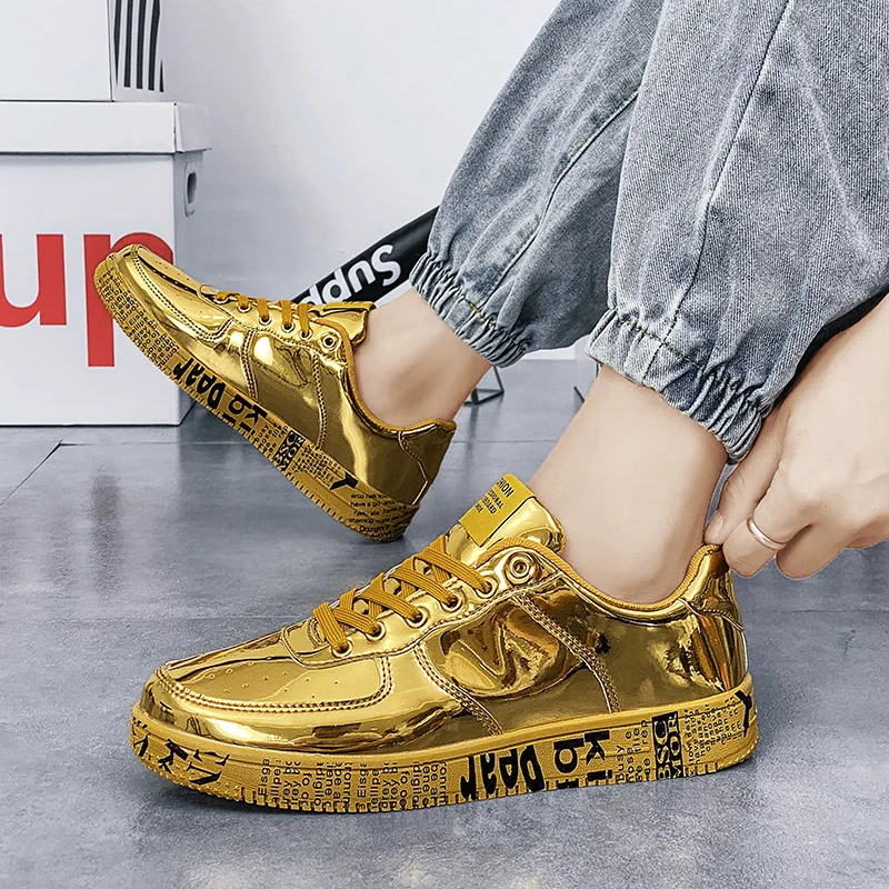 New Gold Sneakers Couple Shoes Luxury Casual Glitter Sneakers Men Hip-hop Streetwear Skateboard Shoes Men Flat Designer Footwear