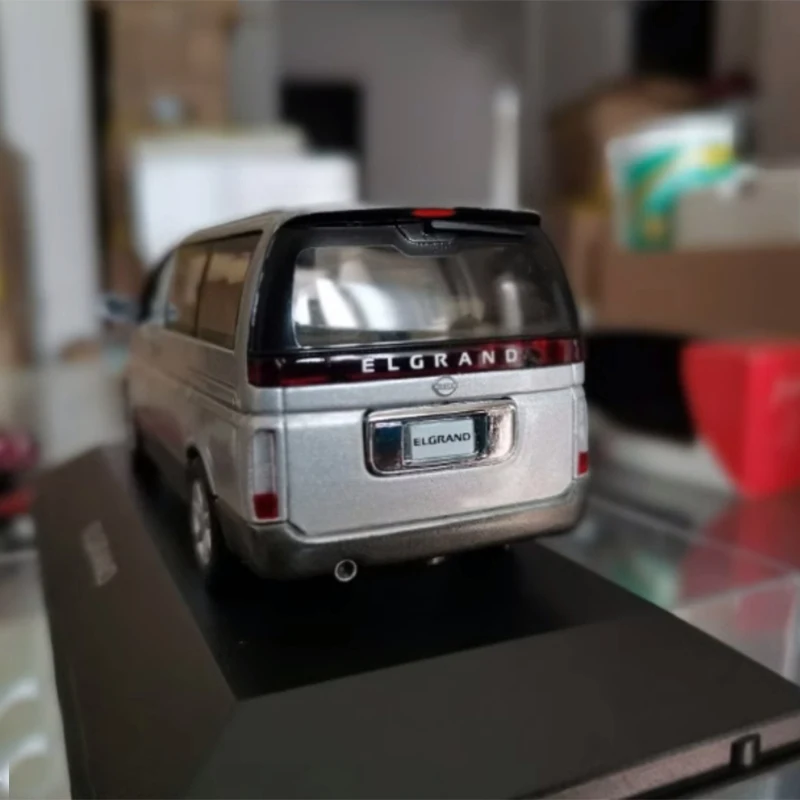 Diecast 1:43 skala Nissan ELGRAND MPV pojazd użytkowy symulacja aluminiowy model samochodu wyświetlacz kolekcjonerski prezent pamiątkowa dekoracja