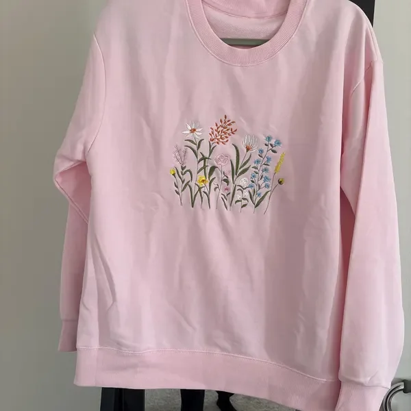 Sudadera bordada de gran tamaño con botánica de flores silvestres, sudadera con bordado floral, sudadera con cuello redondo de libélula