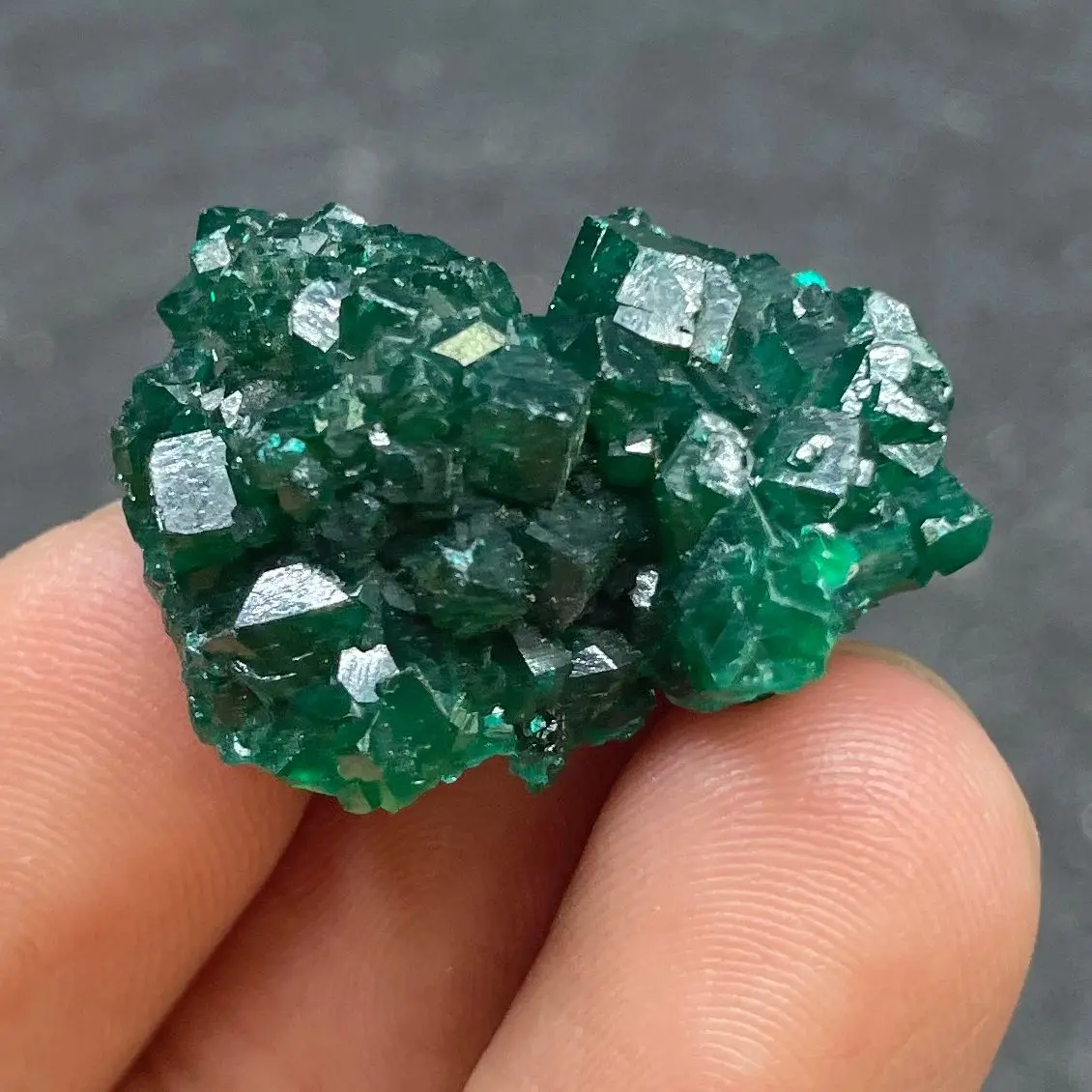 Natural Raw Stone Congo Green Dioptase Mineral Specimen Quartz Crystal Healing Teaching Collection Home Decor Gift