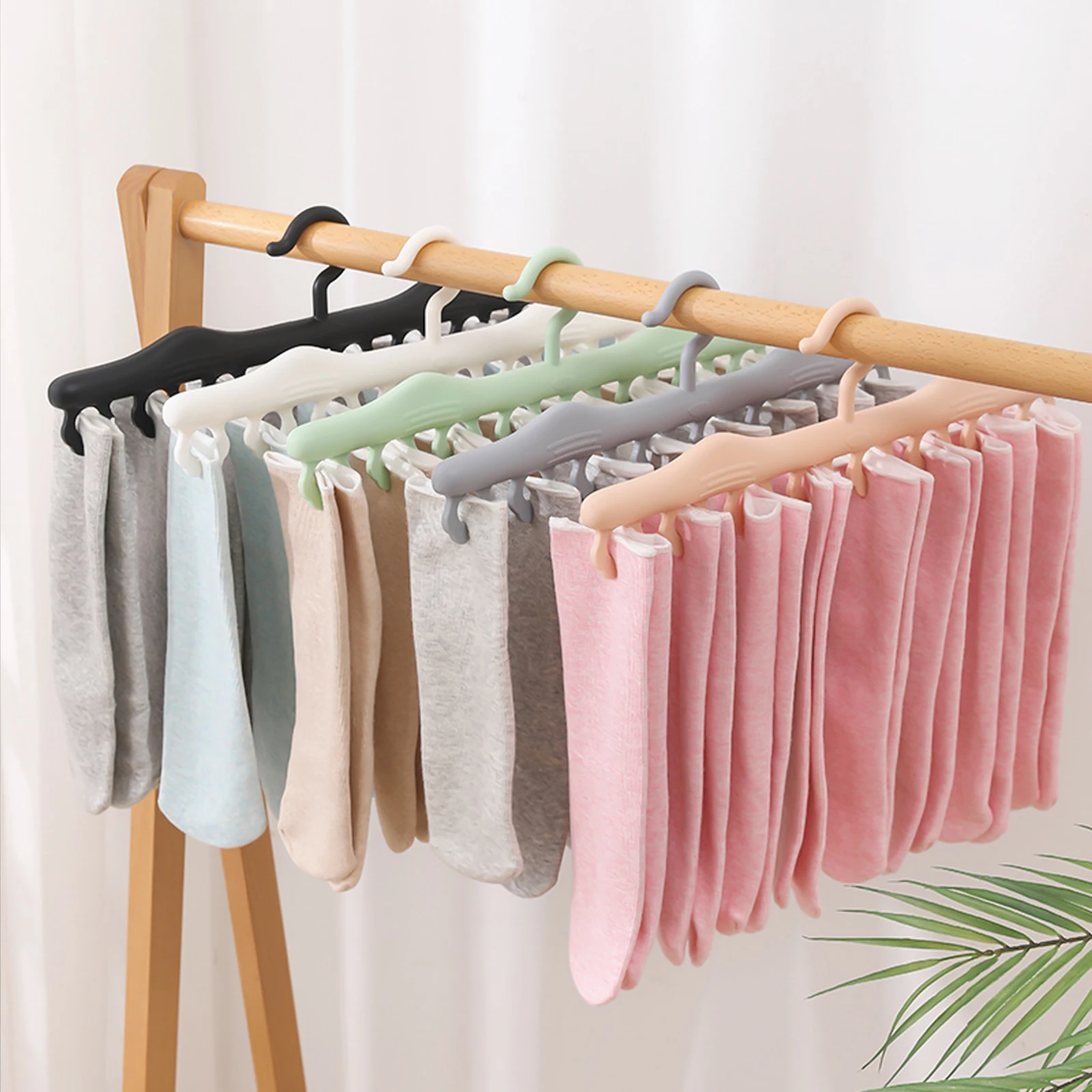 

5pcs Sock Clips Hangers Portable Closet Organizer Strong Bite Force Drying Tshirts Shirts Coats Socks Underwear PP Space Saving
