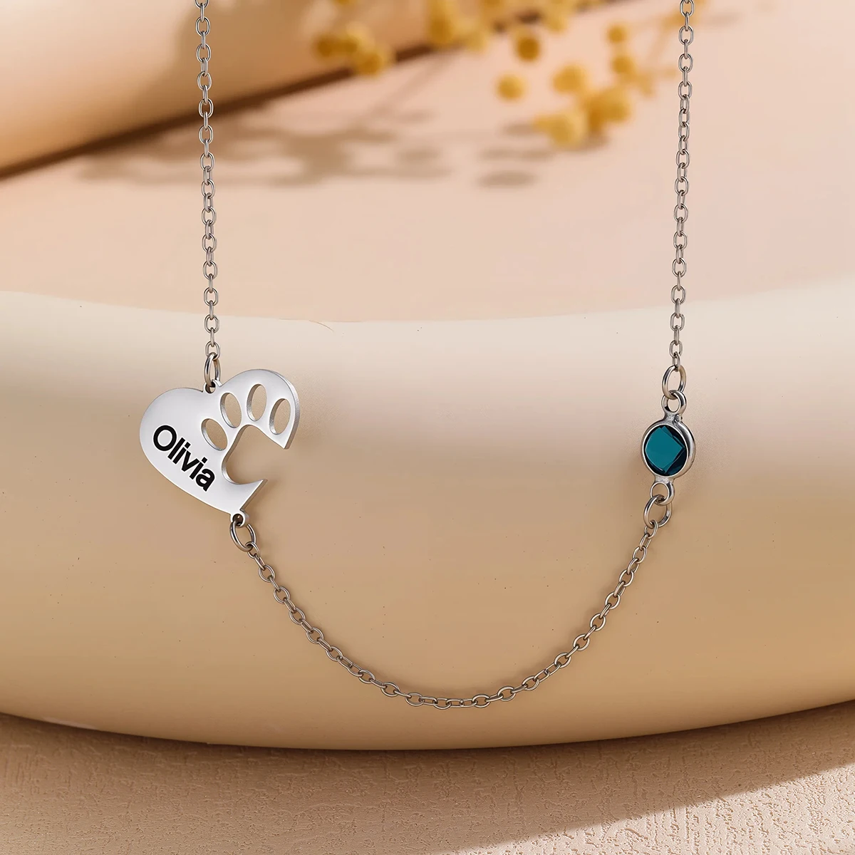 

Stainless Steel Custom Names Necklace Heart Shaped Cat Claw Pendant Personalized Jewelry for Women Valentine's Day Gift