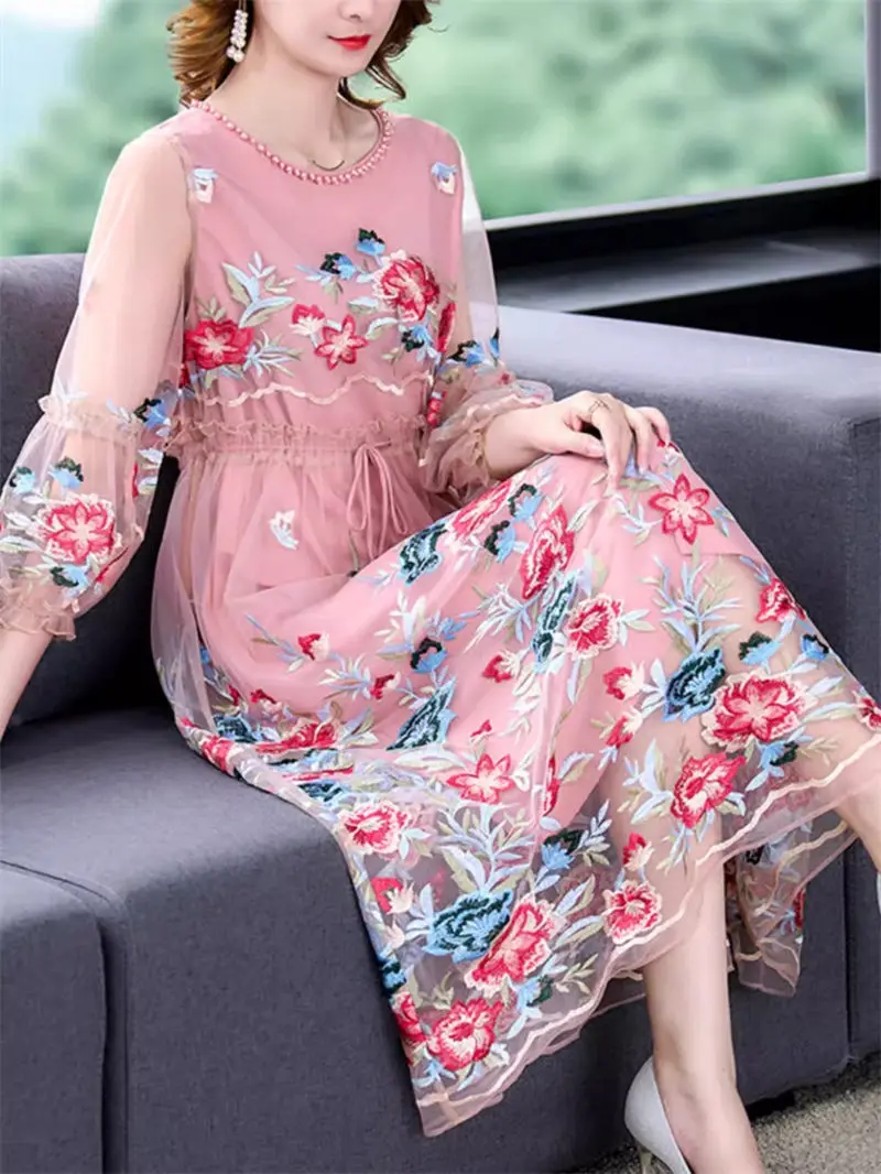 

Heavy Industry Embroidered Flower Dress For Women's Early Autumn 2023 New Mid Aged Mom Large Size Fashion High End Dress Z2747