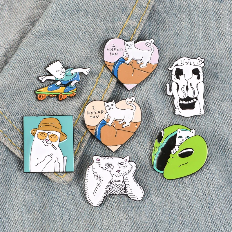 Brooch Modeling Smoking thinking skateboarding cat heart-shaped Alien cat Enamel Pins Cat lover Badge Pin Funny Sphynx Cats