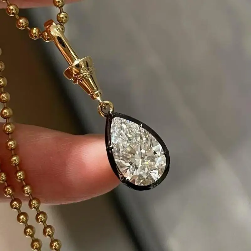 Damen-Halskette mit geometrischem weißem Zirkon-Anhänger, Perlenkette, goldfarben plattierter Edelstahl, einfacher Alltagsschmuck, Geschenk – Detail 9