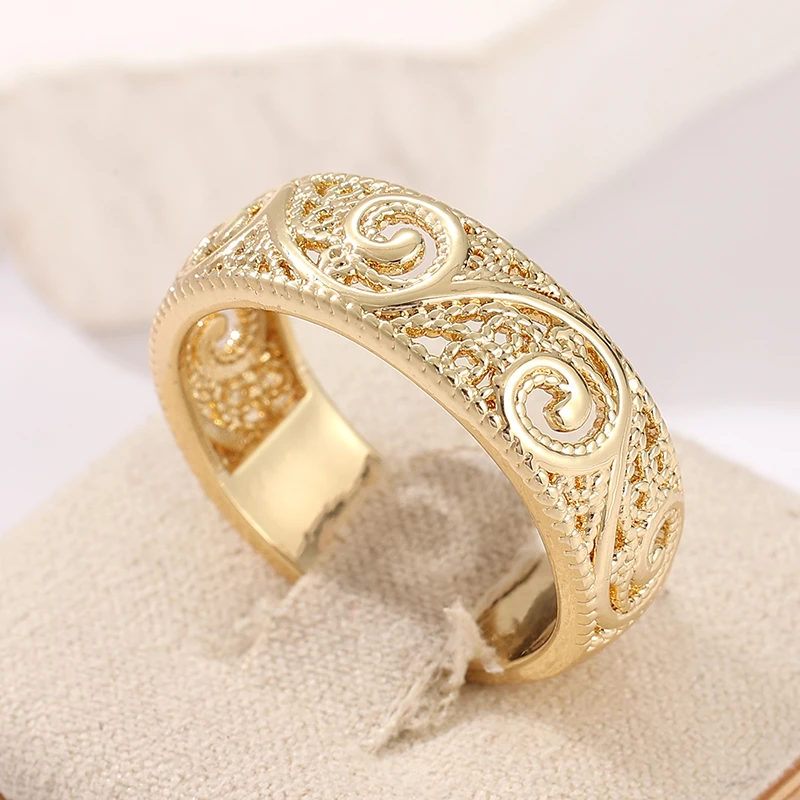 Klassischer handgeschnitzter Hohlspiral-Damenring aus goldfarbenem Metall mit geometrischem Design für den täglichen Gebrauch, Partyschmuck, Jubiläumsgeschenk. – Detail 3