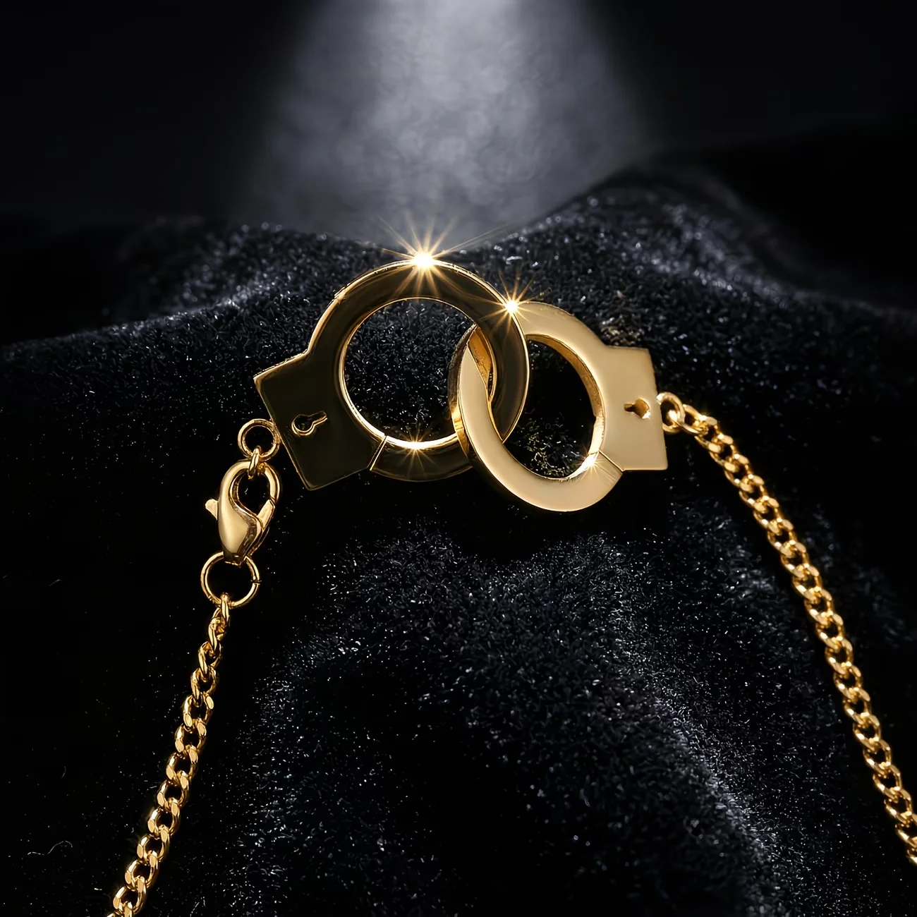 Image of Handschellen-Anhänger Halskette 316L Edelstahl Unisex Modeschmuck Ineinandergreifendes Manschetten-Design Goldton / Stahlfarben