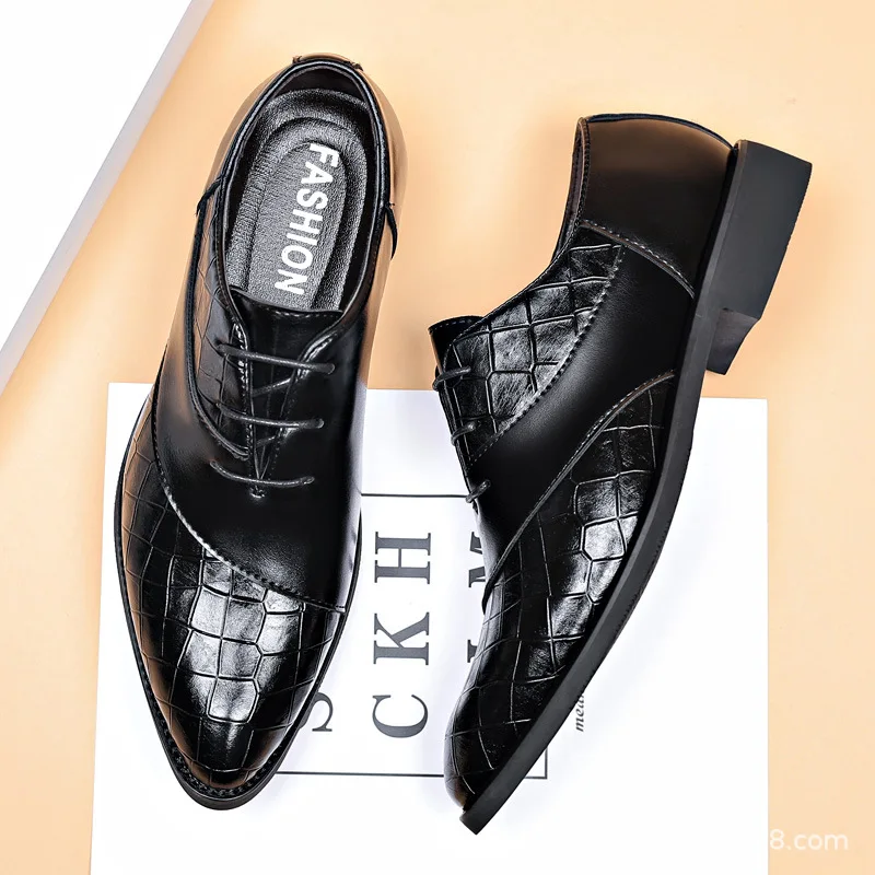 Luxury Designer Men's Dress Shoes Retro Oxford Shoes for Men Pointed Toe Lace-up Business Flats Brogue Wedding Party Shoes Male