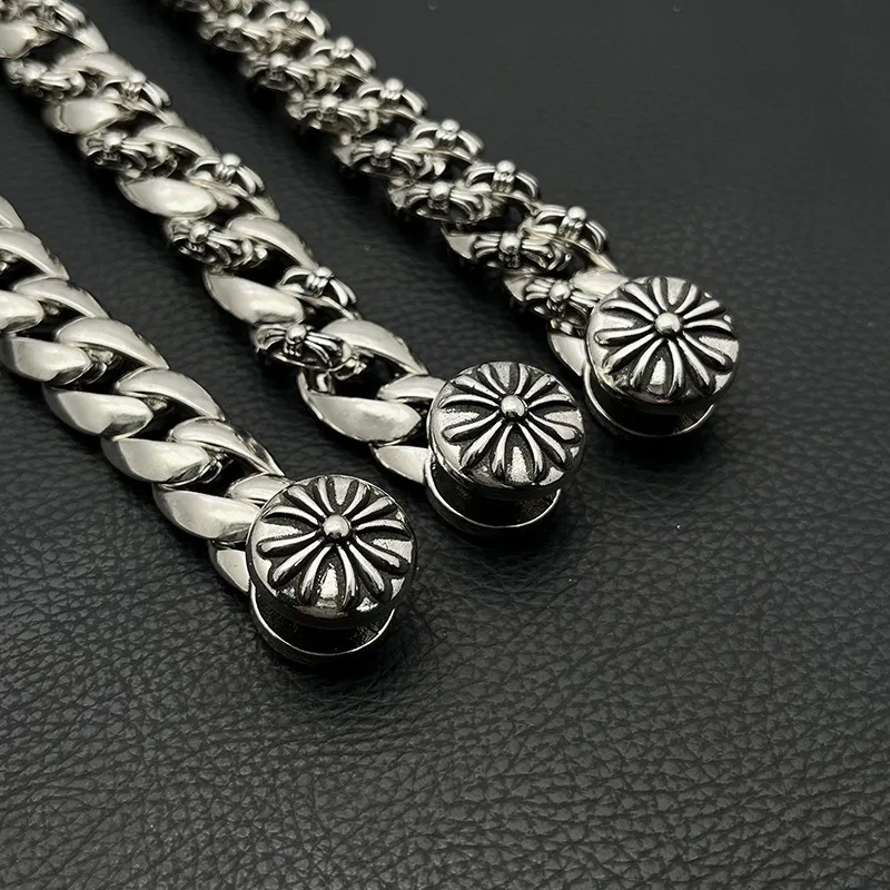 Premium Sense Retro Lobster Buckle Big Bracelet Men and Women Hip-hop Personality Niche Domineering Cross Flower Classic