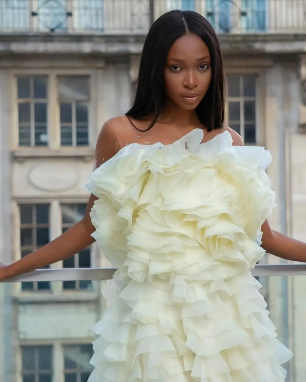 Light Yellow Layers Short Prom Party Dresses Tiered Sheer Neck Wedding Guest Dress Mini Event Gown Ruffle Formal Dress