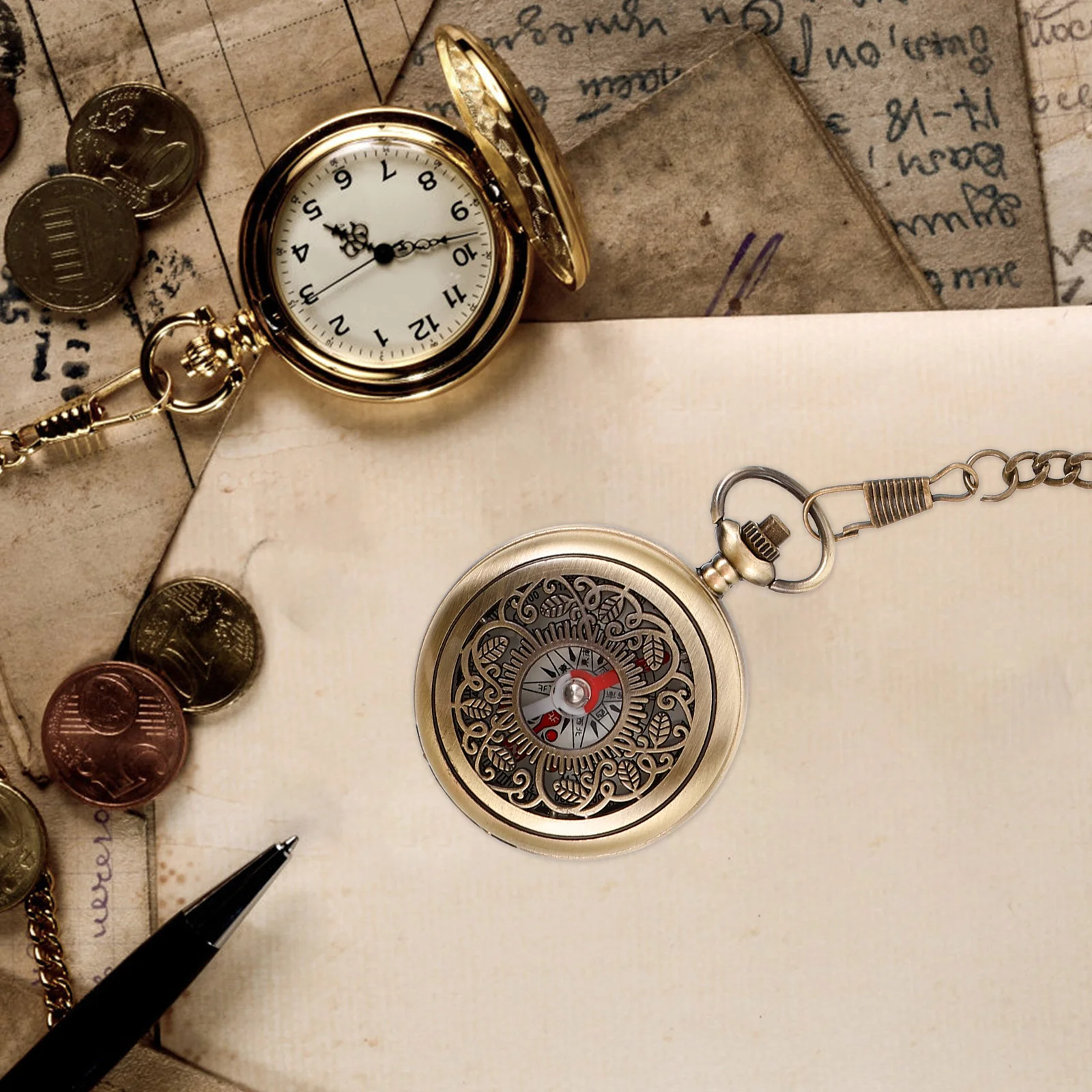 

Retro Metal Pocket Compass with Precise Navigation Functionality Vintage Style Hollow Cover for Camping Hiking Adventure Outdoor