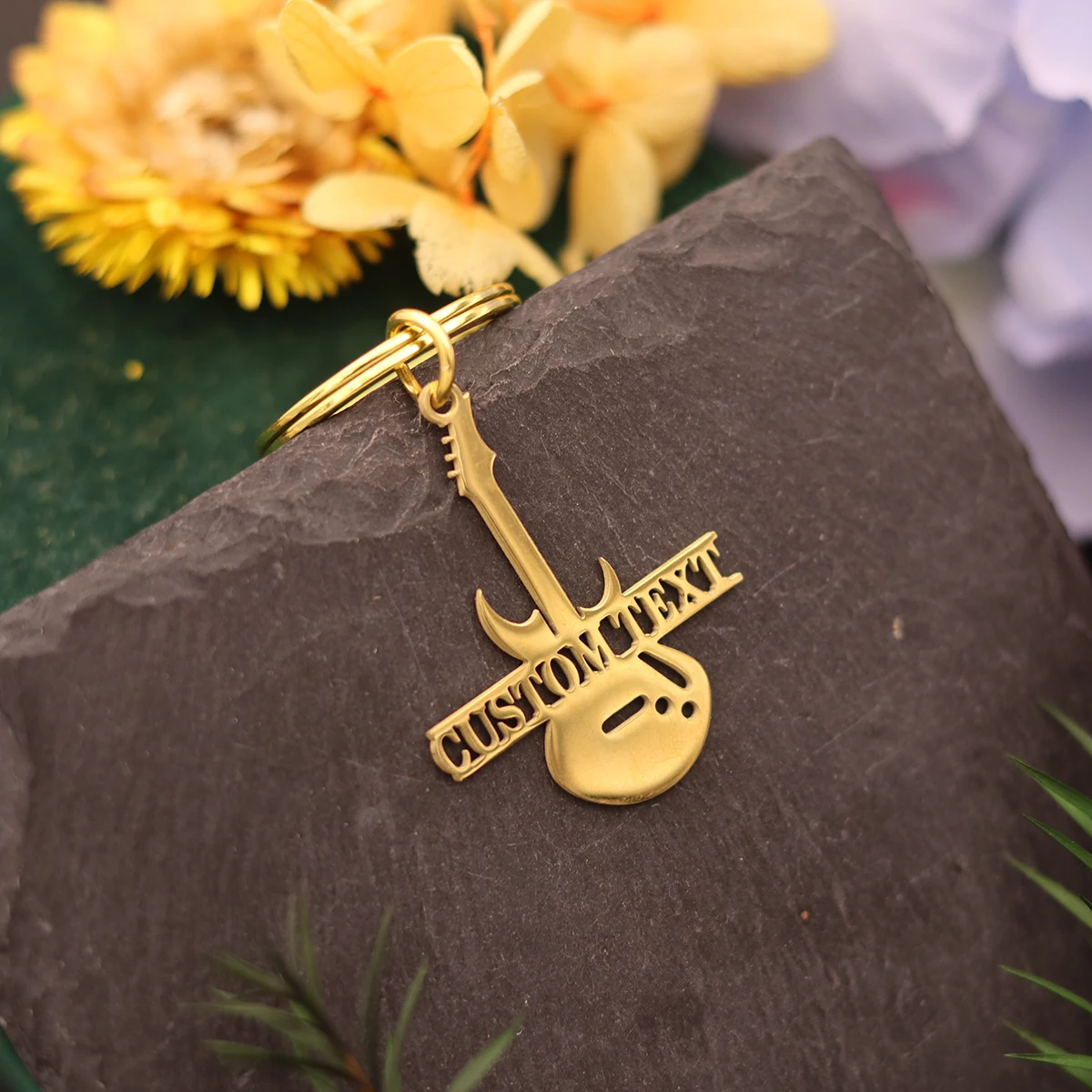 QIAMNI Guitar Keychain Stainless Steel Custom Name Keyring for Men Women Bag Pendant Car Key Chain Music Lovers Jewelry Gift